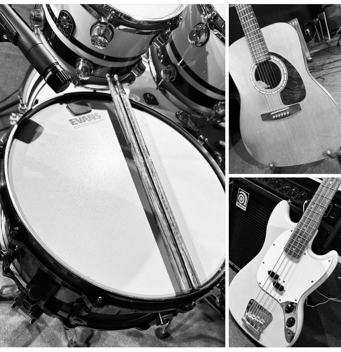 *** COMPETITON TIME ***
Win a FREE block of 4 lessons! Choose from either guitar, drums or bass. All you have to do is the following:
1) Like & follow the page
2) Invite your friends to like & follow the page
3) Tag at least 3 friends
4) Share this post
The lucky winner will be chosen at random and announced on Friday 18th April at 7pm. Good luck!
#competition #freelessons #giveaway #musiclessons #musicschool #guitar #drums #bass #millermusic #paisley #renfrewshire