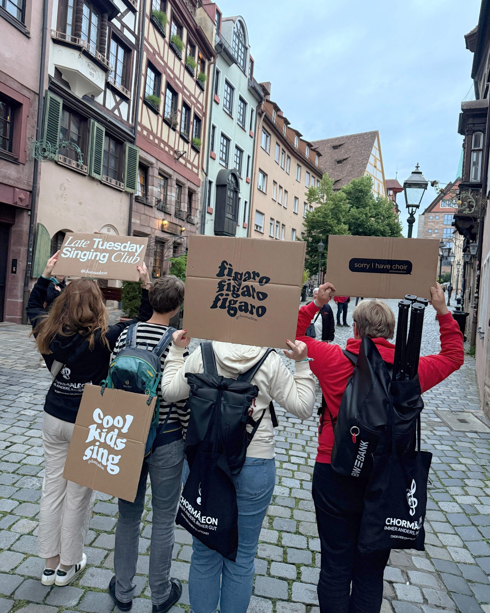 Herz voll und der Handyspeicher auch🥰
Deshalb gibt es hier noch ein paar weitere Impressionen von unserem tollen Wochenende beim deutschen Chorfest im Nürnberg!
@deutscherchorverband
#ChorfestNürnberg #StimmenDerVielfalt #stuttgart #0711 #chormäleon #chorliebe #immerandersimmergut #recap