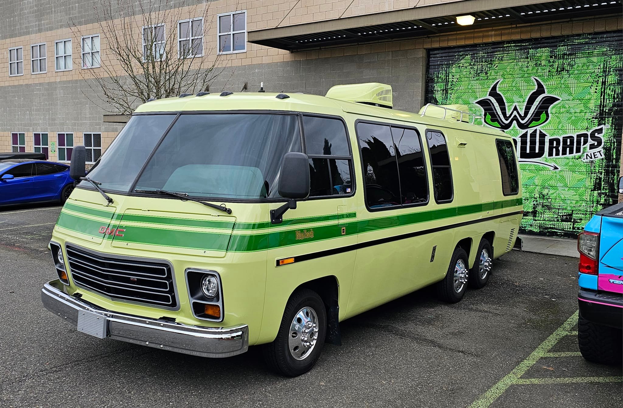 No AC required by ceramic tint 95% less radiant heat in the greenhouse flight deck of my Green Bullet.
Front clear wrap, and exo shield by
WICKED WRAPS in
Mukilteo, Wa.