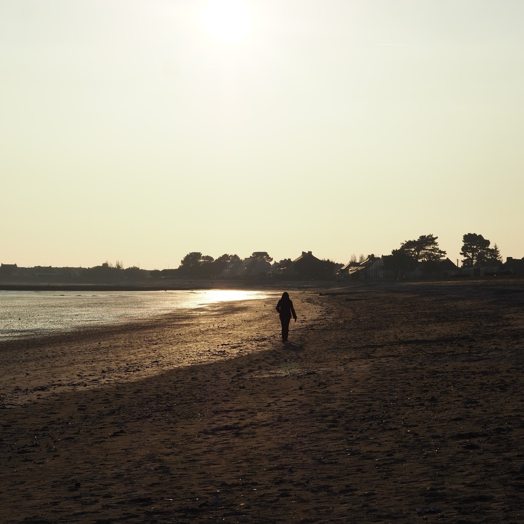 La planche pour les enfants, on peut prêter...le paddle pour les initiés, on peut s'arranger...un vélo pour dépanner, on peut en causer.... mais le maillot.... ça, c'est votre affaire !👙🩳
Ce que nous pouvons vous assurer, par contre, c'est un lit douillet et un petit déjeuner qui aura de l'allure👌
N'attendez plus pour réserver !
Pour en savoir plus, rendez-vous sur le site 👉🏼 www.leschambresdelenn.com
➡️ Réservation par mail 📩 : leschambresdelenn@gmail.com ou par téléphone 📞 : 06 84 83 28 26
#bretagne #damgan #morbihan #chambresdhotes #spring