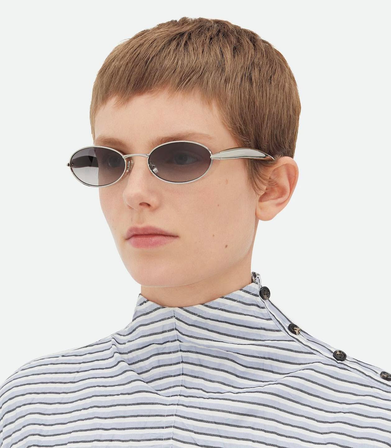 Oval metal sunglasses with sculptural temples made in Japan by Bottega Veneta.
.
.
.
#bottegaveneta #bottegavenetaeyewear #bottegavenetasunglasses #bottegavenetaeyeglasses #bottegavenetaocchiali #occhialibottegaveneta #zeissvisioncenter #luxuryglasses #madeinitaly #occhialidavista #occhialivista #occhialimilano #occhialidasole #otticabardellimilano #otticabardelli #zeissvisionstore #zeissstore #zeissvisionstoremilano #occhialidasoledonna #occhialiuomo #occhialisole #occhialimoda #occhialidasoleuomo #occhialidonna #otticomilano #otticamilano #occhialimilano #occhialidimoda #milano #eyeweartrends