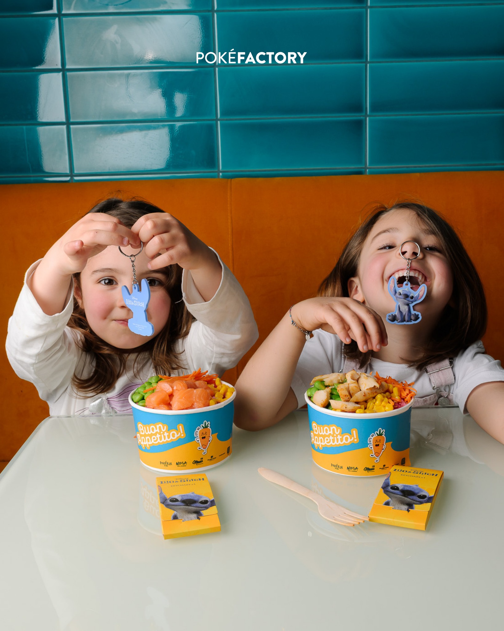 🎁 Fino al 20 Luglio da Poké Factory scegliendo gli ‘OHANA MENU🌺 hai la possibilità di partecipare alla grande estrazione finale e vincere un viaggio alle Canarie per tutta la famiglia! 🌴
👉🏻 Scopri il nuovissimo ‘OHANA MENÚ KIDS: un menù pensato per i più piccoli, composto da ‘Ohana Bowl Snack, Mochi Blu, acqua e un divertentissimo
GADGET Disney Lilo & Stitch a sorpresa.
E per gli adulti, il Menù ‘Ohana include una Bowl Regular e Mochi Blu.
Che aspetti? Vivi un’avventura gustosissima per tutta la famiglia! 🎉
Vieni a provare gli ‘Ohana Menù in store oppure ordinali tramite la nostra App! 📲
Disney Lilo & Stitch ti aspetta al cinema!
Per maggiori informazioni e regolamento,
visita il sito www.concorso.app
@disneyit #LiloEStitch