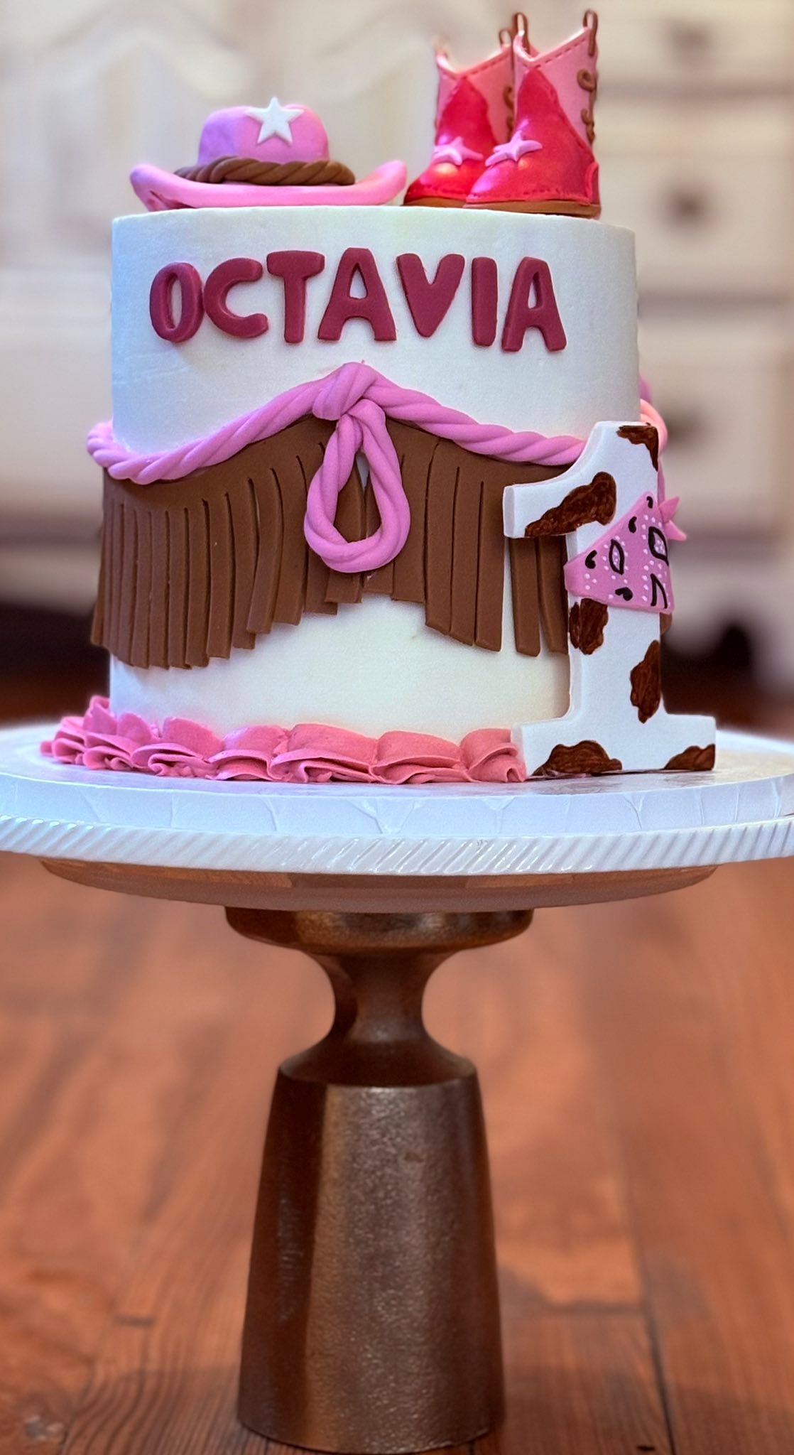 My first Rodeo
Raspberry Swirl, Choc covered strawberries/pretzels, and Vanilla Dec Cookies