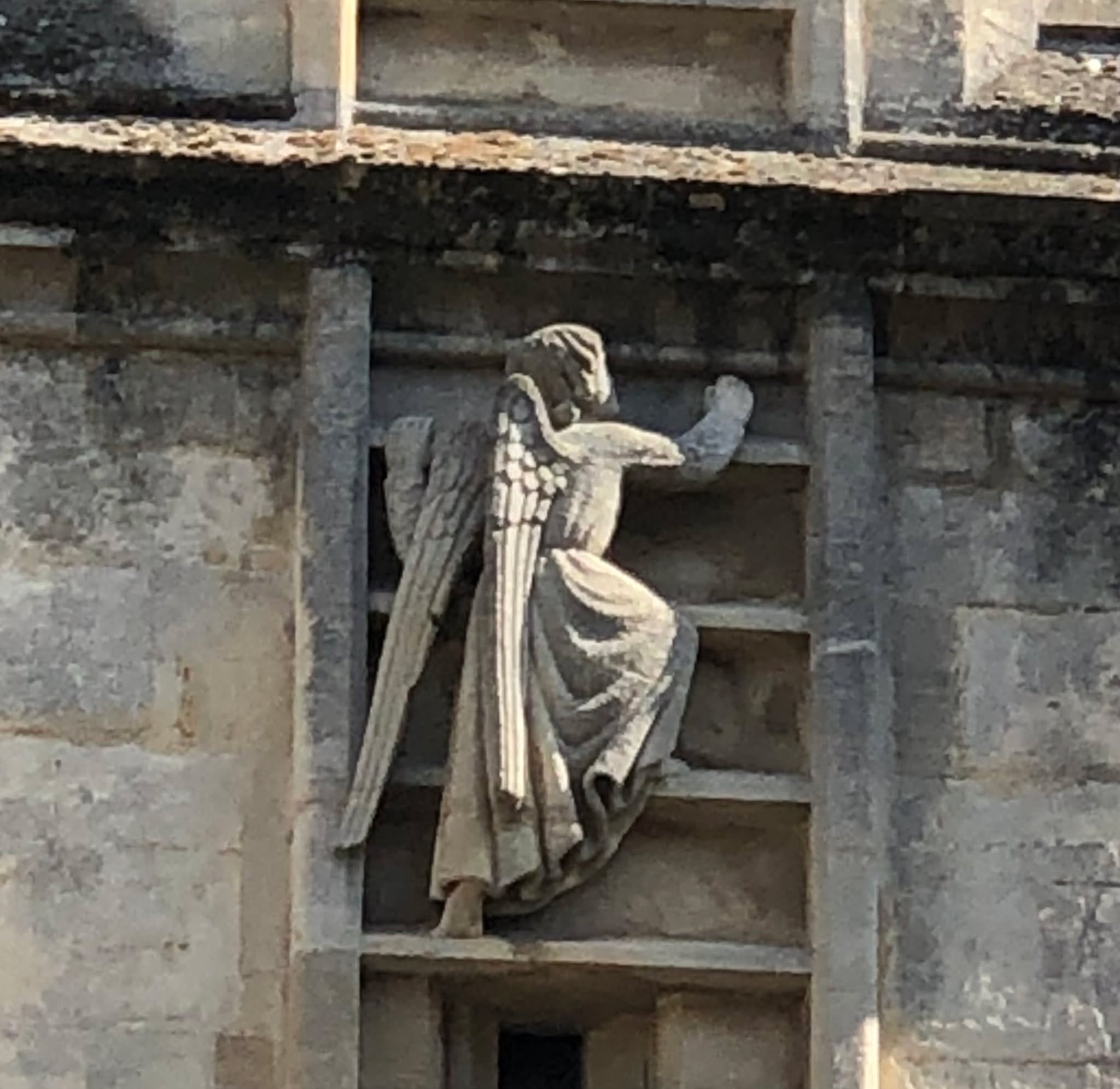 Heaven awaits this climbing angel on the facade of Bath Abbey. It has been clambering the celestial staircase since the early 16th century.
DM to book a top Cotswolds tour.
#offbeatcotswolds #bluebadgeguide #bluebadgeguides
#britainsbestguides #Cotswolds #thecotswolds
#inthecotswolds #cotswoldcountry #Cotswolds_Culture #lovethecotswolds
#bathabbey #cityofbath
#discoverthecotswolds #visitthecotswolds #discovercotswolds #cotswoldslife #cotswoldlife #thecotswolds
#your_cotswolds
#cotswolds #thecotswolds #cotswoldvillage #visitengland #englishvillage
#englishcountryside
#explore_britain_ #traveling_uk
#photosofengland #instabritain #europetravel