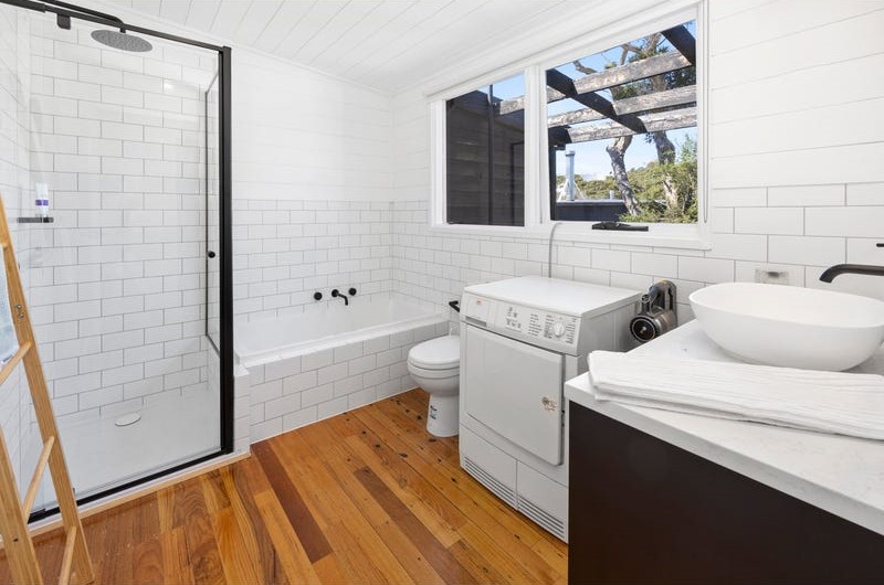Say goodbye to your old shower screen and hello to style! Our DIY Shower Screen Kits are the perfect solution for a sleek and affordable bathroom upgrade. Discover the magic of our Semi Frameless Shower Screens TODAY!
#MelbourneHomes #EasyDIY #BlackShowerScreen
https://www.melbourneshowerscreensonline.com.au/product-page/semi-frameless-shower-screen-set-front-return-black-frame