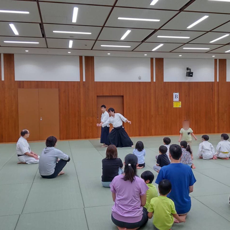 昨日は合気道初心者講習会でした。宇宙の会は親子教室を担当させていただきました😊 #合気道 #初心者講習会 #合気会 #東京 #田町 #港区 #武道 #初心者歓迎 #お稽古 #習いごと #女性 #男性 #小学生 #中学生 #港区スポーツセンター #aikido