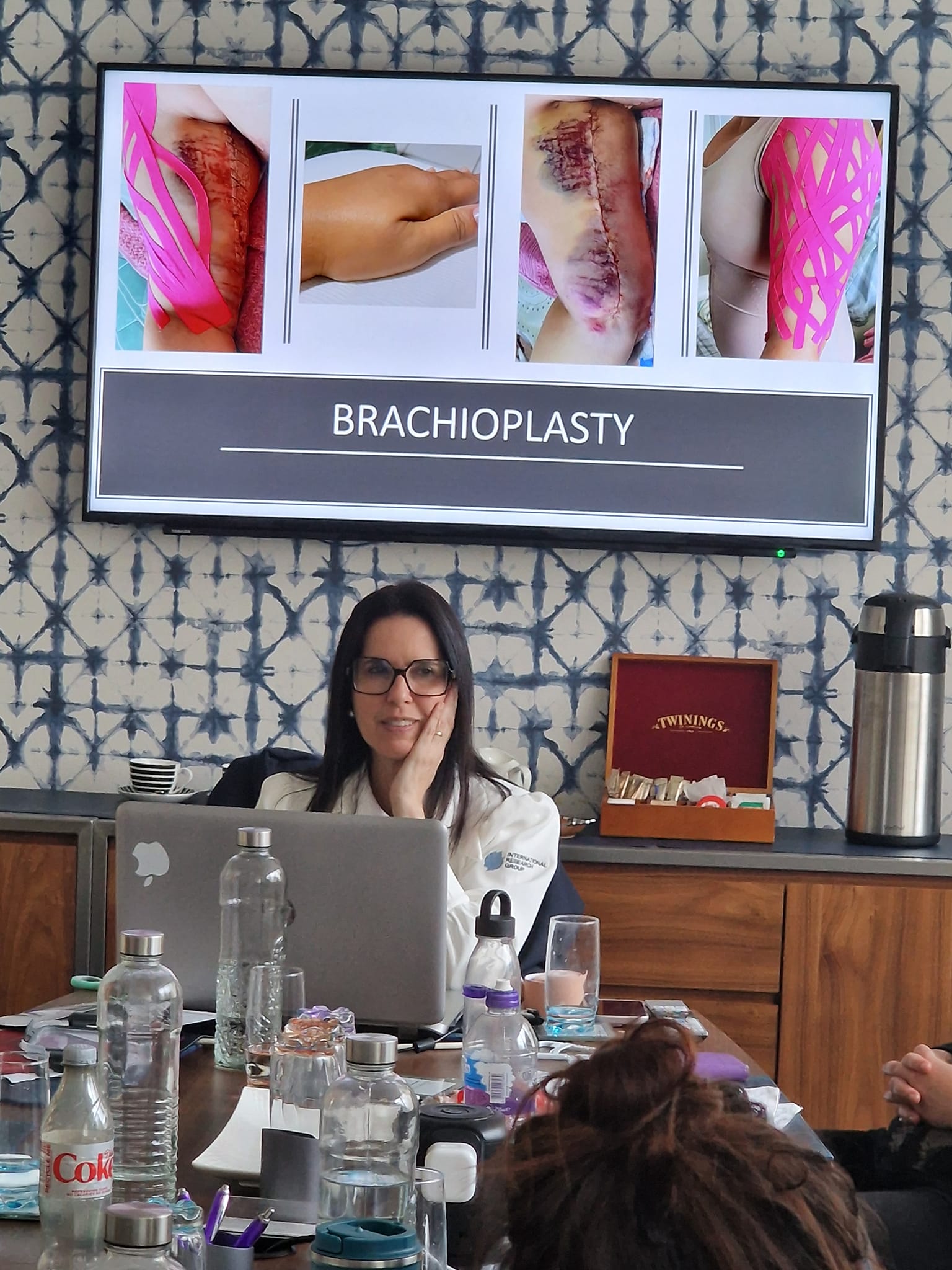 Still buzzying after todays training with brazilian doctor Patrícia Froes
Learning about postooperative care and use of machines in post surgery and aesthetic purposes. So much knowledge gained today I have so much passion for!