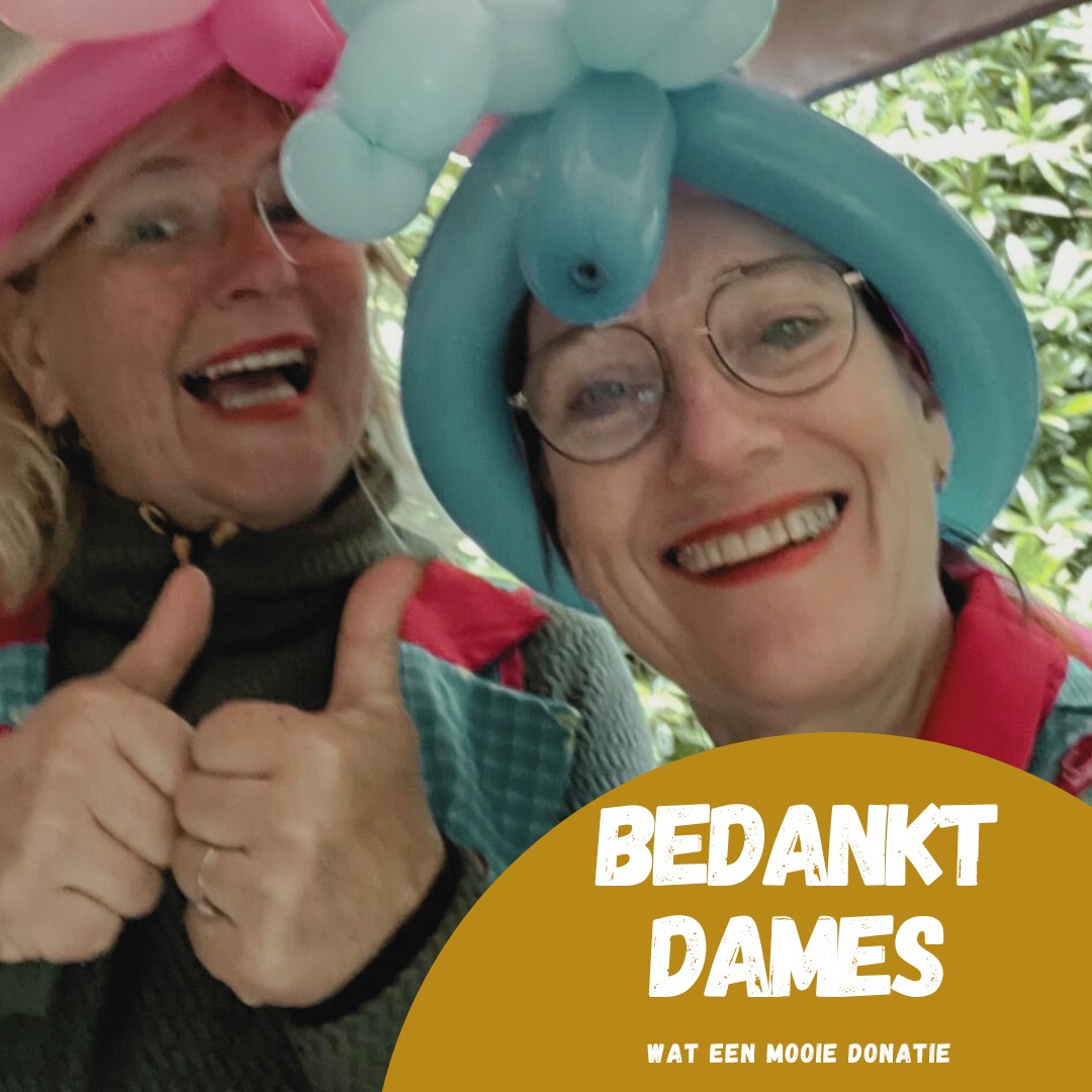🎉 Een bijzonder gebaar van onze toiletdames! 🚽❤️
Wat een mooie verrassing na afloop van Vorkje Prikken Ede! Onze fantastische toiletdames hebben een bedrag van maar liefst €500,- gedoneerd aan Team Olediene! 👏💛
Dankzij jullie – de honderden bezoekers die tijdens het festival even een bezoekje aan “het kleinste kamertje” brachten – kon dit prachtige bedrag worden ingezameld. 💰🚻
Een warm dankjewel aan onze dames voor hun inzet én hun grote hart ❤️
En aan jullie allemaal: bedankt dat jullie ook op deze manier hebben bijgedragen aan het goede doel.
Team Olediene, heel veel succes met jullie sportieve uitdaging – wij staan achter jullie!
#VorkjePrikkenEde #TeamOlediene #ToiletdamesMetHart #GoedeDoel #SamenSterk #FestivalMetBetekenis #EdeBruist