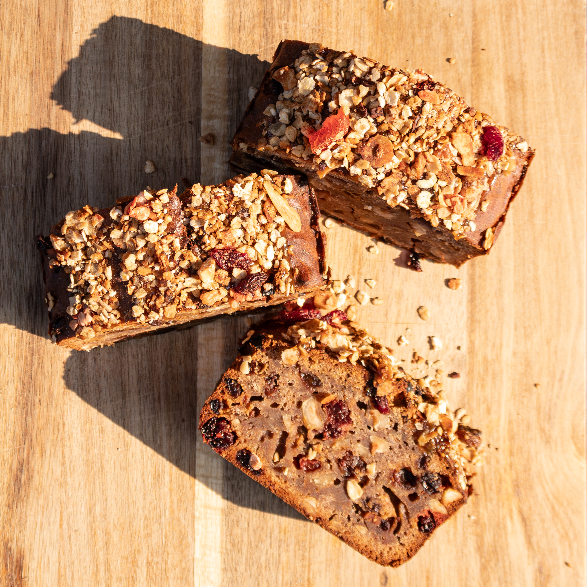 Thick, golden banana bread slices—fresh from our kitchen, served with Irish butter. Pairs perfectly with a hot coffee. It’s giving hug-in-a-slice energy. 🍌☕
Come grab one before they’re gone (again 🫠)
#FeelGoodFood #MeltdownMoments