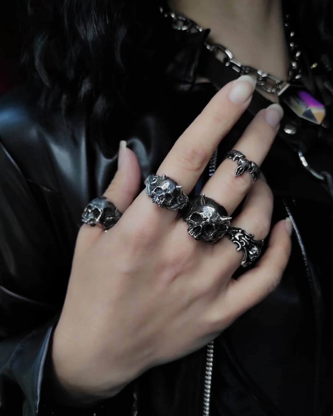 The dark allure and haunting grace of our gothic muse @hekate_nocturnal, adorned in our handcrafted jewelry creations 🌑🖤✨
__
Available at our website
www.ironclan.co
__
#IronclanJewelry #IronclanRing #handmadejewelry
#gothicstyle #gothicjewelry #gothicfashion #jewelry