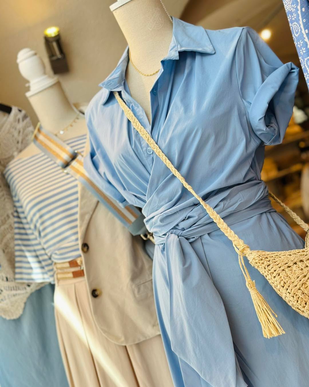 Urlaubsfeeling garantiert šāļø
Unsere Ćffnungszeiten:
Montag-Freitag 9 - 18 Uhr
Samstag 9 - 17 Uhr
@cubes_baden
ā
Hier findet ihr uns:
CUBEāS M2 Rathausgasse 8, 2500 Baden
CUBEāS M³ Rathausgasse 12, 2500 Baden