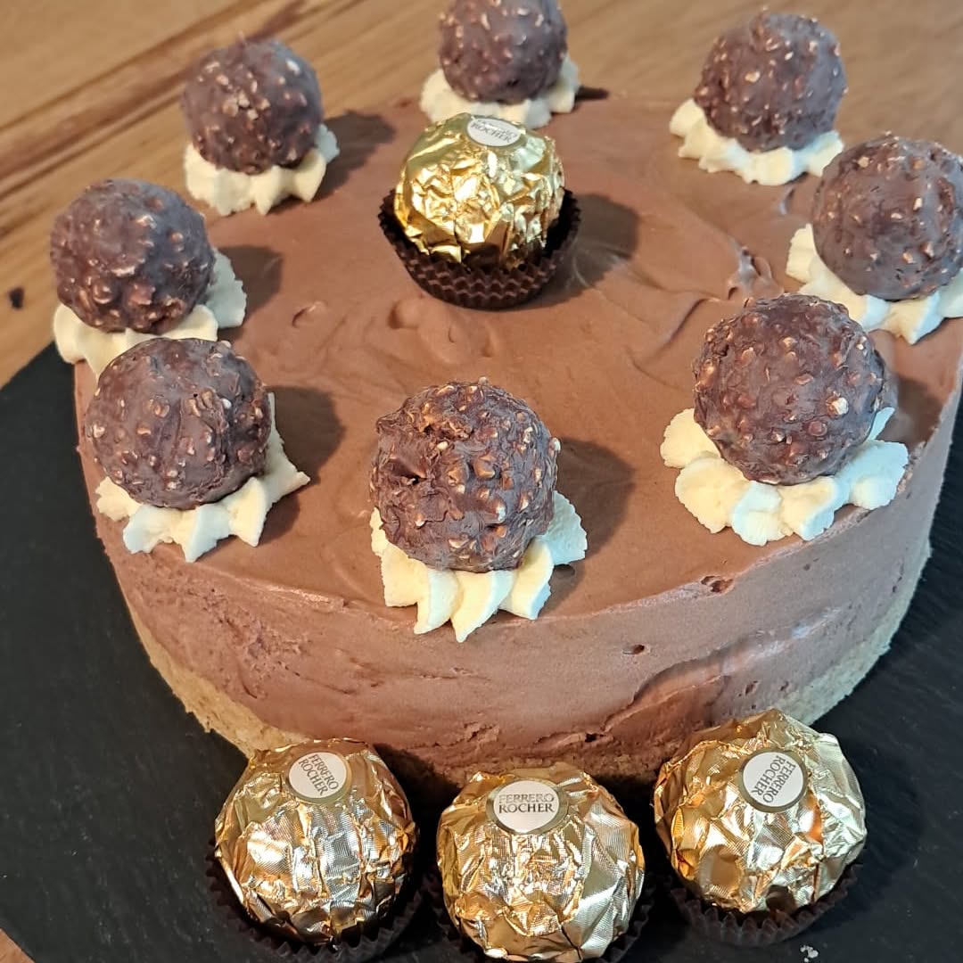 Two more new delights for today, Honey and Almond Slice (extra thick!) and Ferrero Rocher Cheesecake. π