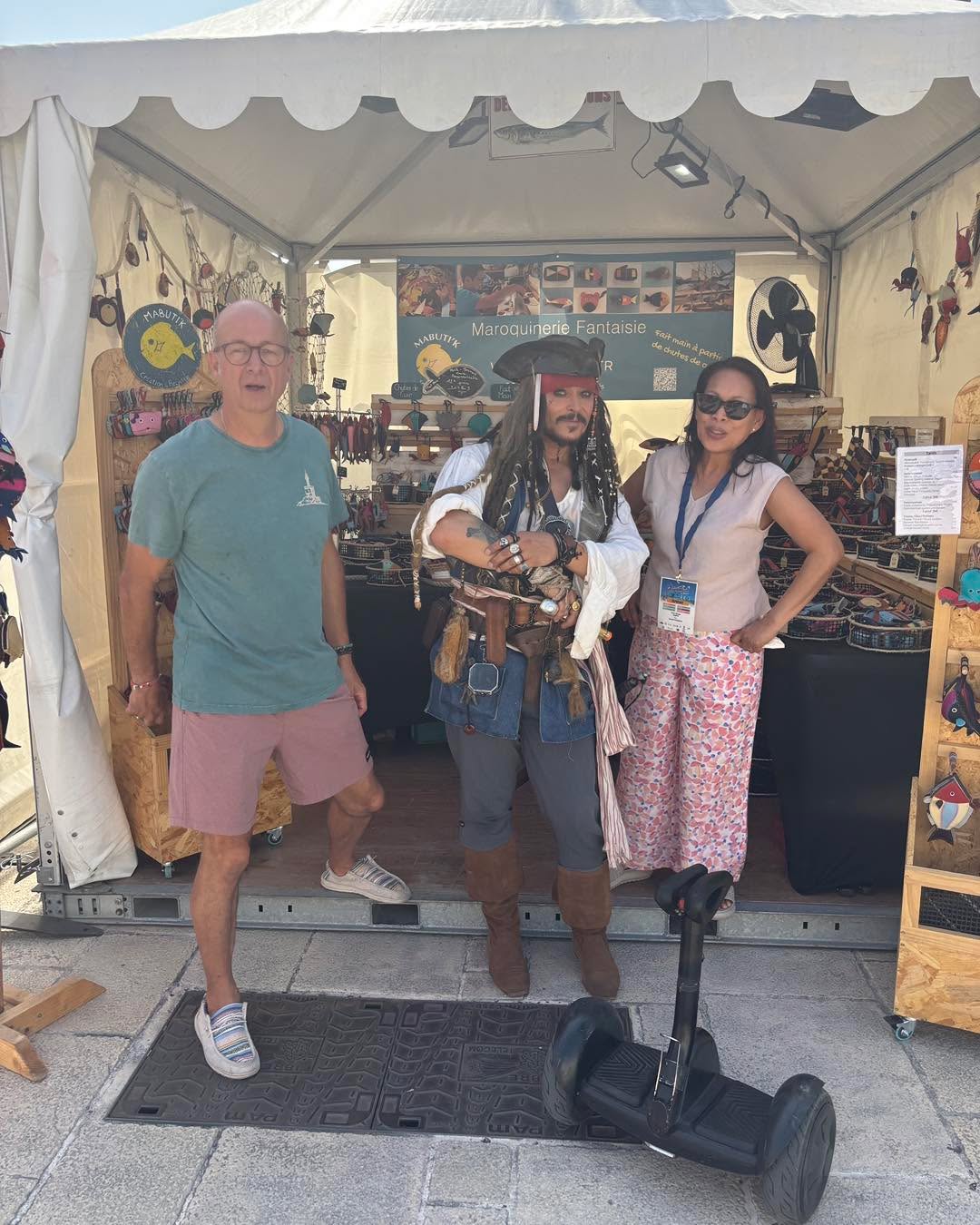 On s’est fait piraté à La Rochelle… 😂😜 #boisflotté #recyclage #chutesdecuir #poisson #mabutik #semainedunautisme #quiberon #jacksparro