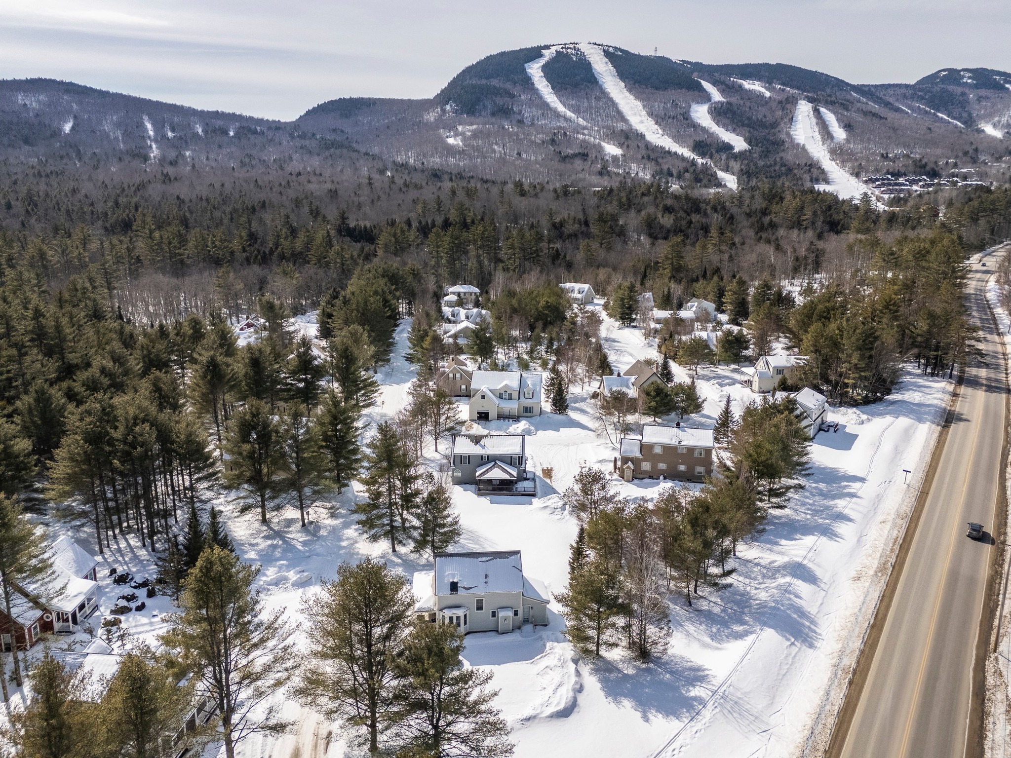 New listing! This charming house offers the best of both worlds: a private single-family home with the convenience of condominium living with plowing and lawn maintenance taken care of, plus easy access to trails and outdoor activities.
📍 9 Crosby Lane, Unit 1, Newry, ME
🔑 $692,100
🛏️ 3 bedrooms
🛁 2 bathrooms
📐 1,920 sqft
Visit the Agency Listings link in bio to get more details and schedule a tour.