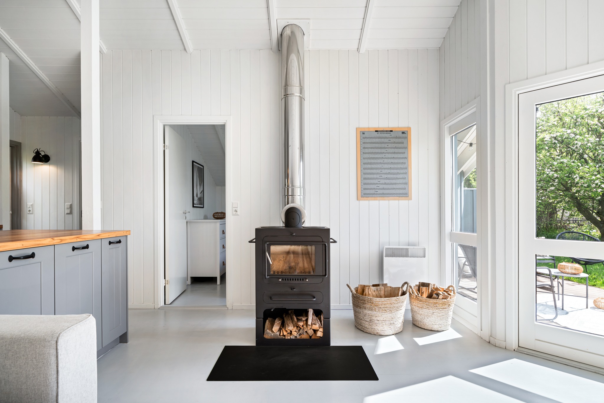 Nach wenigen Wochen ist unser kleines Ferienhaus an der Nordsee verkauft.
Wir hatten dort viele schöne Jahre und freuen uns jetzt sehr auf einen neuen Abschnitt.
Danke für die vielen lieben Worte und die Unterstützung von euch!
Euch einen wundervollen Start in die neue Woche, alles Liebe, Anna
#immobilienfotografie #realestate #immobilien #interiordesign #ferienhaus