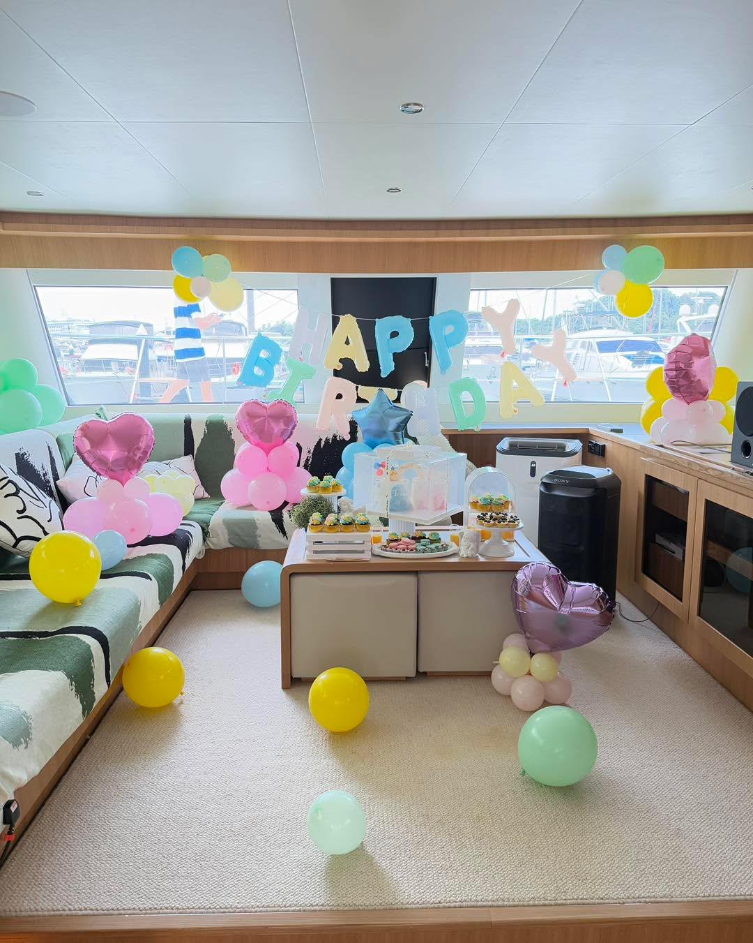 Let’s share some recently party designs ❤️ Wanna say thank you to all of our lovely customers.
📲 For enquirers and booking:
92712311 (Customer Service)
84086616 (Hui)
96607772 (Chloe)
#event-decoration
#sgbirthdayparty
#sgeventstyling
#partysetup
#sgballoons
#singapore
#partytime
#sgpartyplanning
#sgballoons
#balloonsbouque
#sgbirthday
#eventplanners
#partymastersingapore