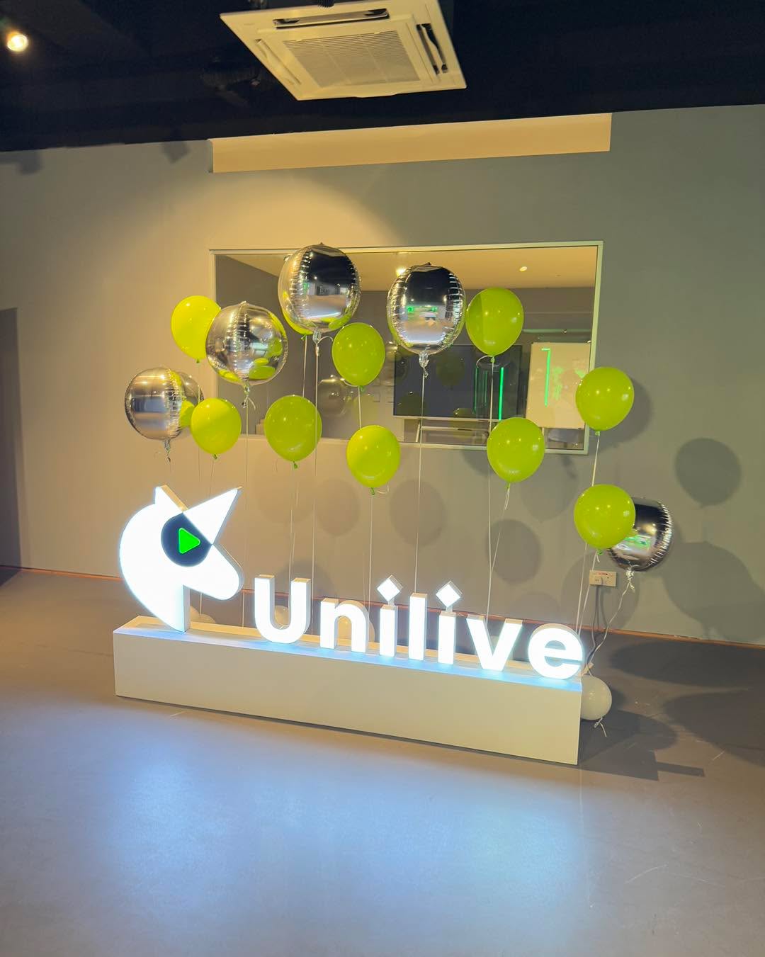 Let’s share some recently party designs ❤️ Wanna say thank you to all of our lovely customers.
📲 For enquirers and booking:
92712311 (Customer Service)
84086616 (Hui)
96607772 (Chloe)
#event-decoration
#sgbirthdayparty
#sgeventstyling
#partysetup
#sgballoons
#singapore
#partytime
#sgpartyplanning
#sgballoons
#balloonsbouque
#sgbirthday
#eventplanners
#partymastersingapore