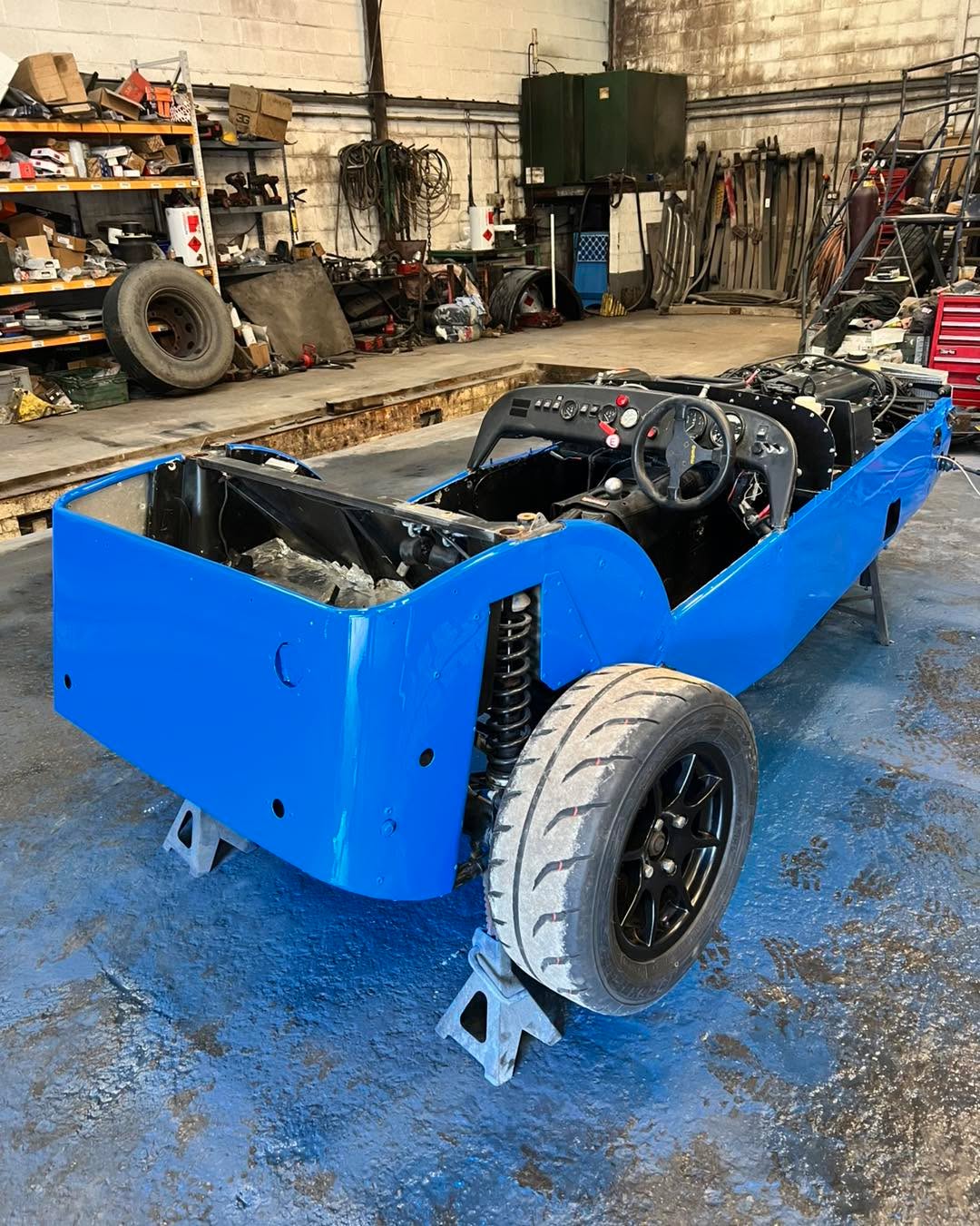 This Caterham 7 came to us semi stripped down and in bear aluminium with orange wheels. We welded up some un required holes, prepped, high built and painted it in Porsche shark blue, fitted the decals and had the wheels powder coated in satin black along with the head lights then delivered it back to the owner to build back up at his leisure.
#hdrestorations #caterham7