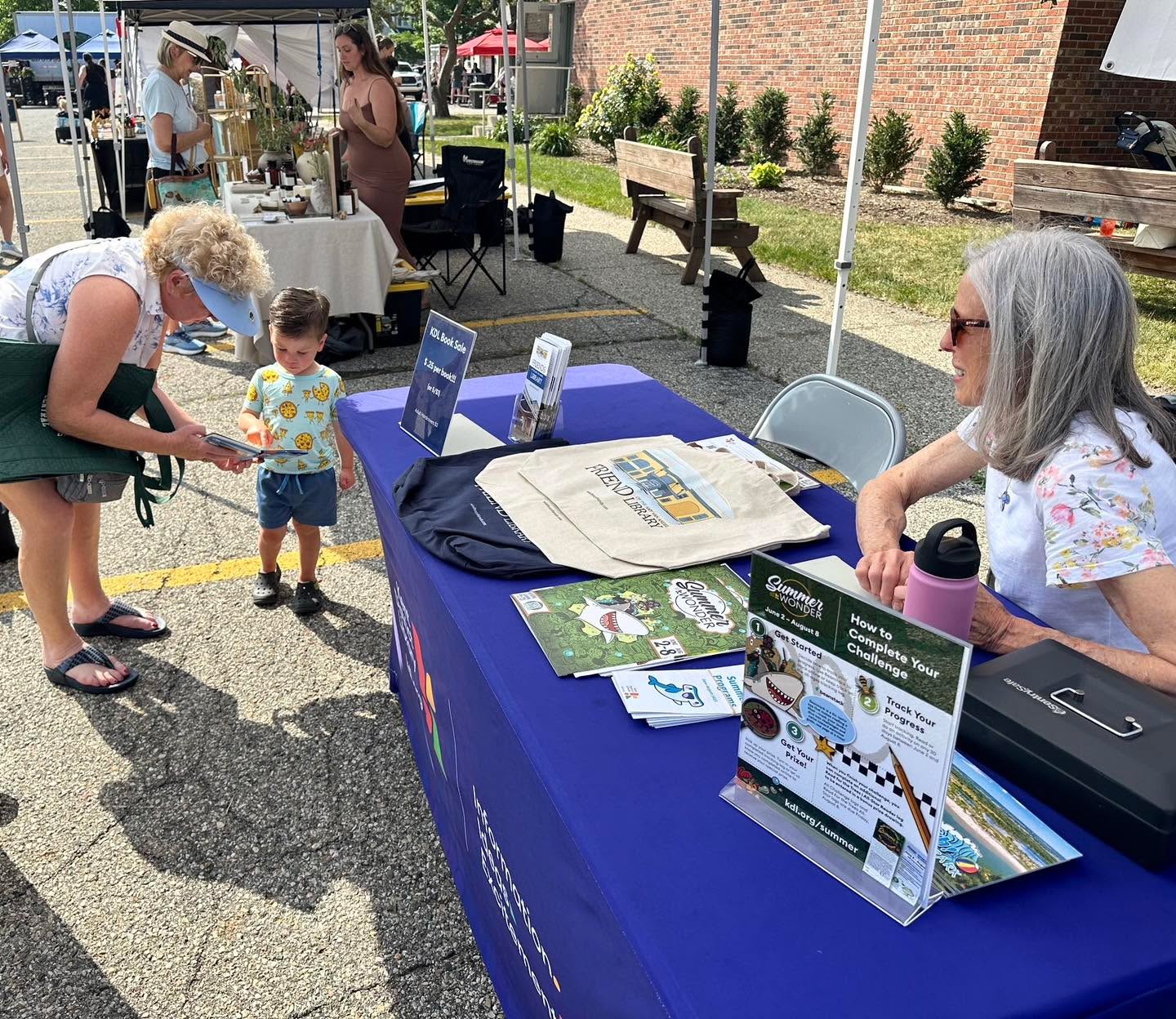Swing by the Friends of the Library booth at the @adafarmersmarket Tues 9am - 1pm! đâď¸đ
Browse the used book selection for some fresh summer reading materials and learn more about the Friends of the Kent District Library - Amy Van Andel Library (Kids books are only 25 cents and all proceeds support our amazing library. Win win!)
#adafarmersmarket #discoverada #adabusinessassociation #GR #supportlocalgr