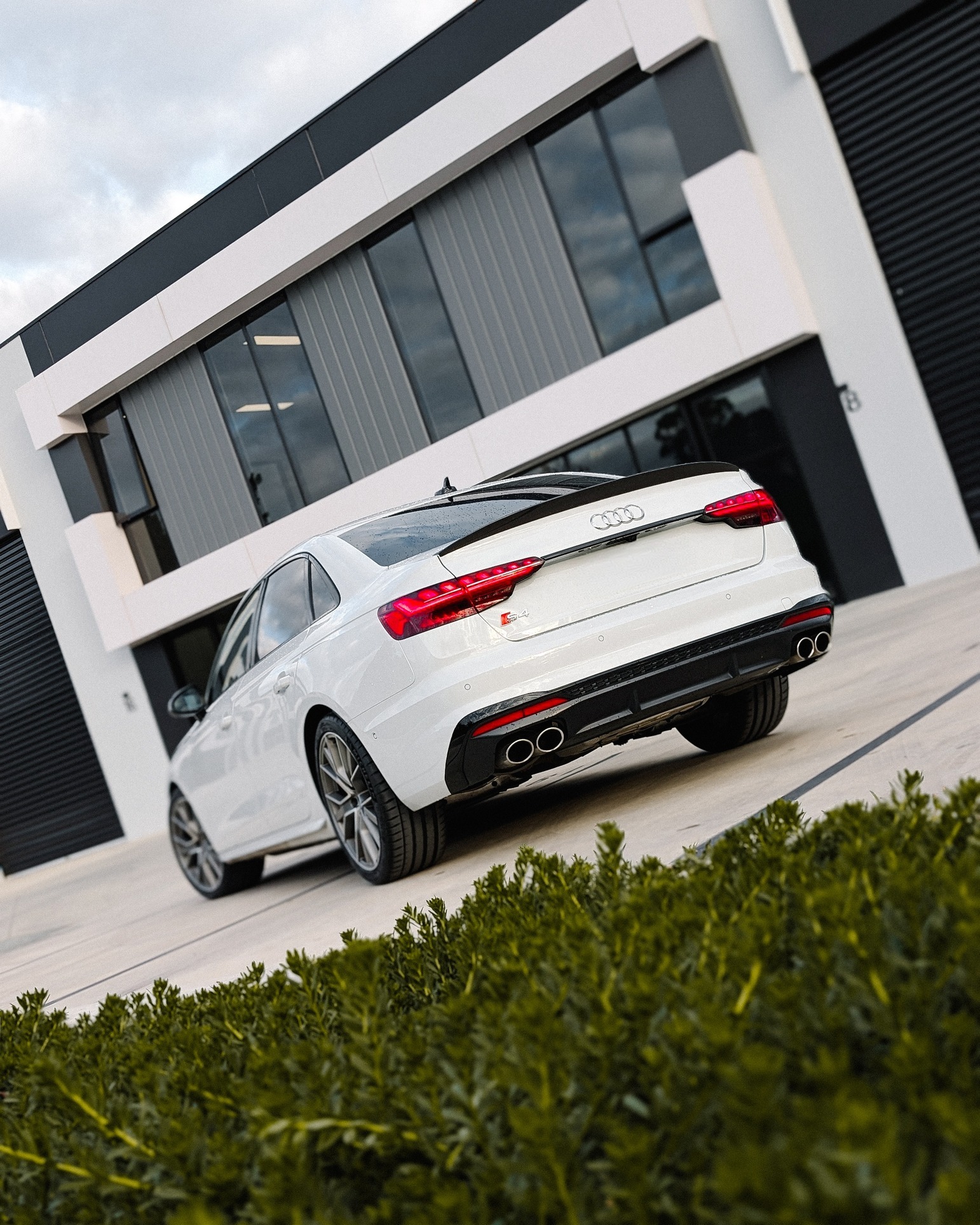 Stopping power, upgraded. 🔴 #Audi #S4 #B9 dropped into Auto Union for a full #Brembo brake replacement with ceramic pads — front and rear. Performance like this deserves braking to match.
🌏 autounion.com.au
☎️ (03) 9563 2011
✉️ service@audservice.com.au
📍 Oakleigh, VIC
#quattro #audisport #audiquattro #brembobrake