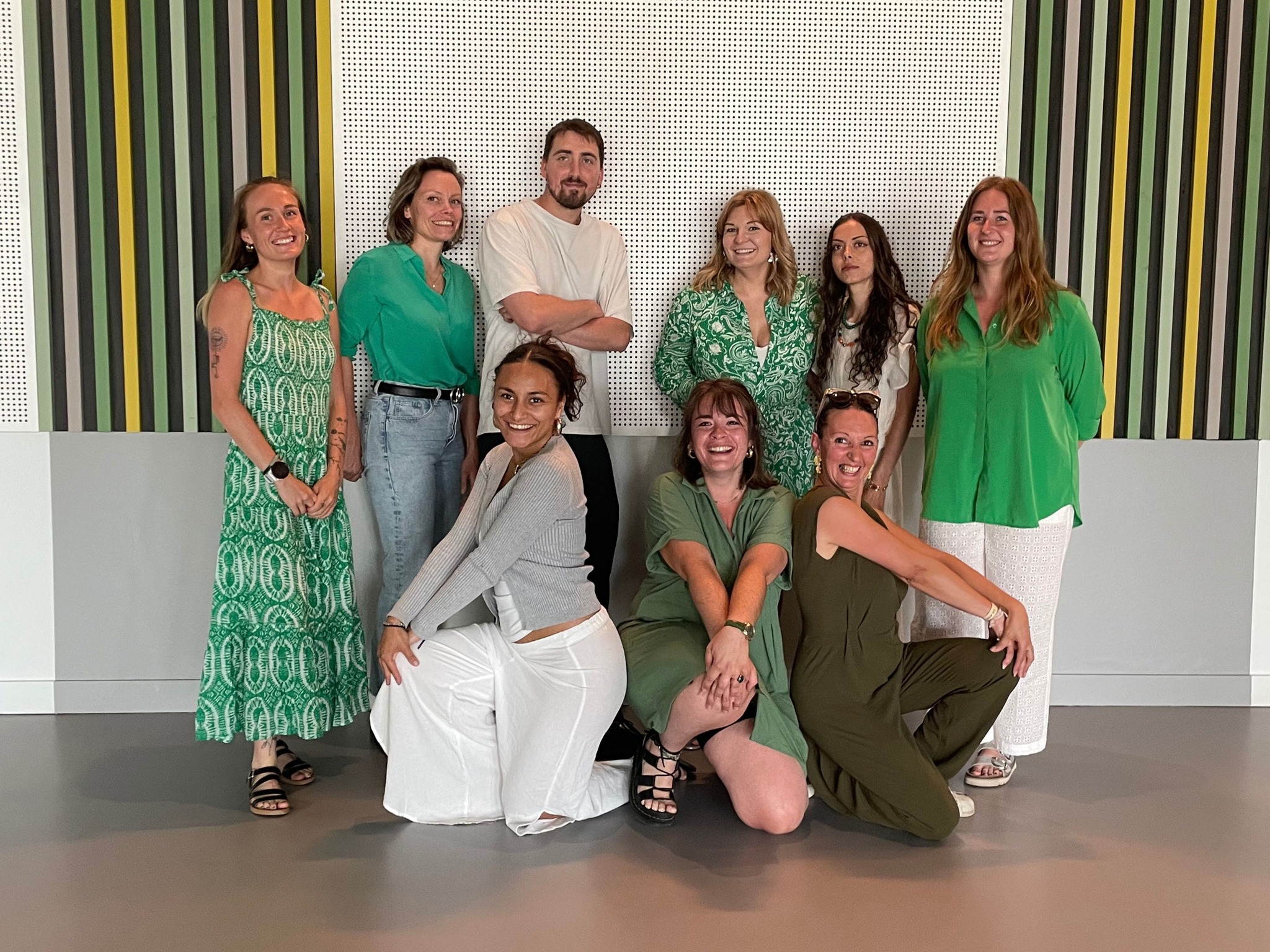 🎓 Fin de parcours pour nos apprenants Bac+2 en Visuel Merchandising !🎉
Après une année rythmée par des cours théoriques, des ateliers pratiques et des expériences en entreprises, nos Visual Merchandiser sont désormais prêts à intégrer le monde professionnel !
Nous sommes fiers d’annoncer un taux de réussite de 100 %. 😊
👏 Félicitations à eux pour l'obtention de ce diplôme !
Vous souhaitez rejoindre la formation ?
✅ Prochaine session : 13 octobre 2025
✅ Parcours en formation continu avec financement CPF, autofinancement, …
✅ Parcours en alternance : contrat d'apprentissage ou contrat de professionnalisation
Découvrez le programme complet de la formation sur notre site :
www.merchandising-design-school.com
#merchandising #visualmerchandising #alternance #diplôme