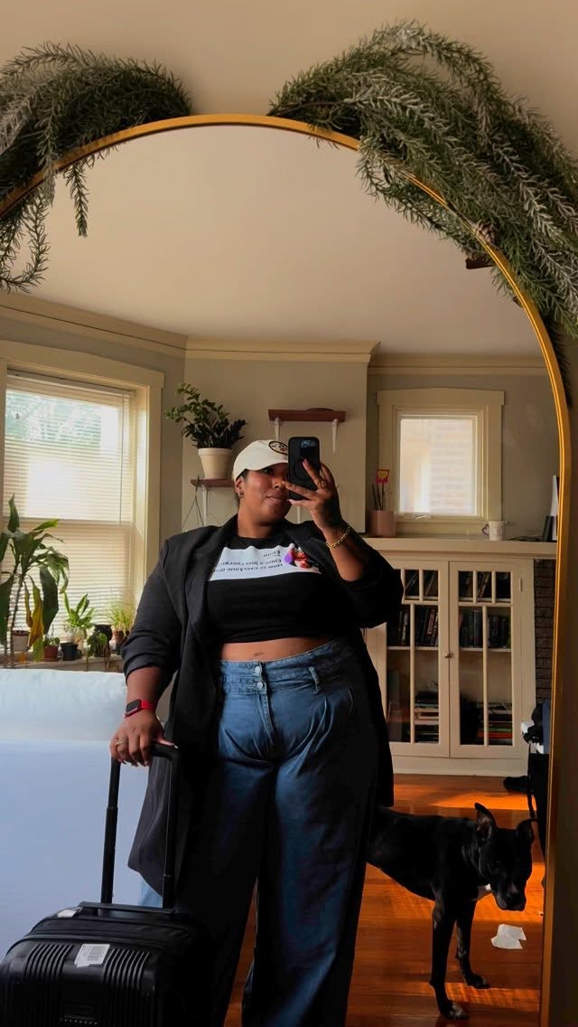 This one has been sitting in the drafts for the last 8 months 😬 so I’m finally letting it see the light of day lol
Flying into NY to get my hair done @laidbylaay was so amazing, because not only did she slay my style, but NY gave me a good few hours to unwind from mommy time… even though I didn’t end up booking an early flight home because I missed my BabyBear.
#girlswhotravelsolo #girlswhotravel #blackgirltravel #blackgirlblogger #blackgirlswhoblog #chicagobloggers #chicagoblogger