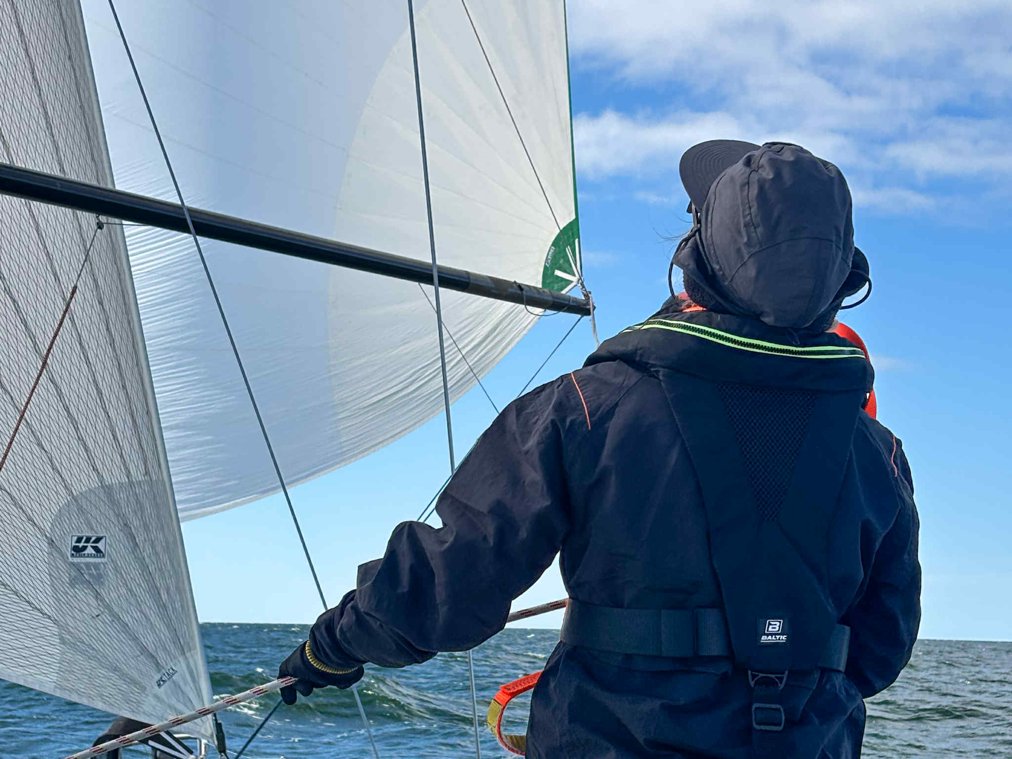 Fantastisk segling än så länge, strålande sol och bra vind. Håll tummarna att det fortsätter blåsa på oss!
.
.
.
@gotland_runt Gotland Runt #gotlandrunt #gotlandrunt2025