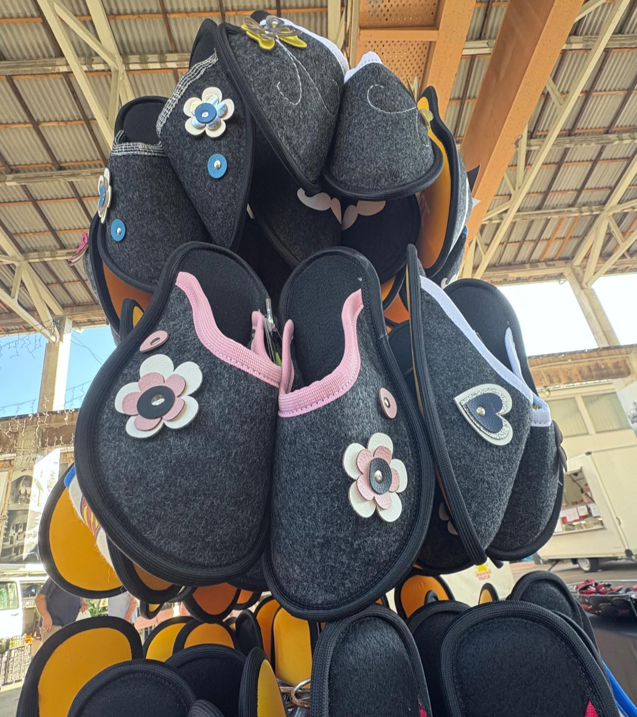 TRŽNICA JESENICE
‼️ akcija KUPIŠ 2 dobiš KAR 3 PARE COPATK‼️
🥳🥳🥳💪💪🥳🥳🥳