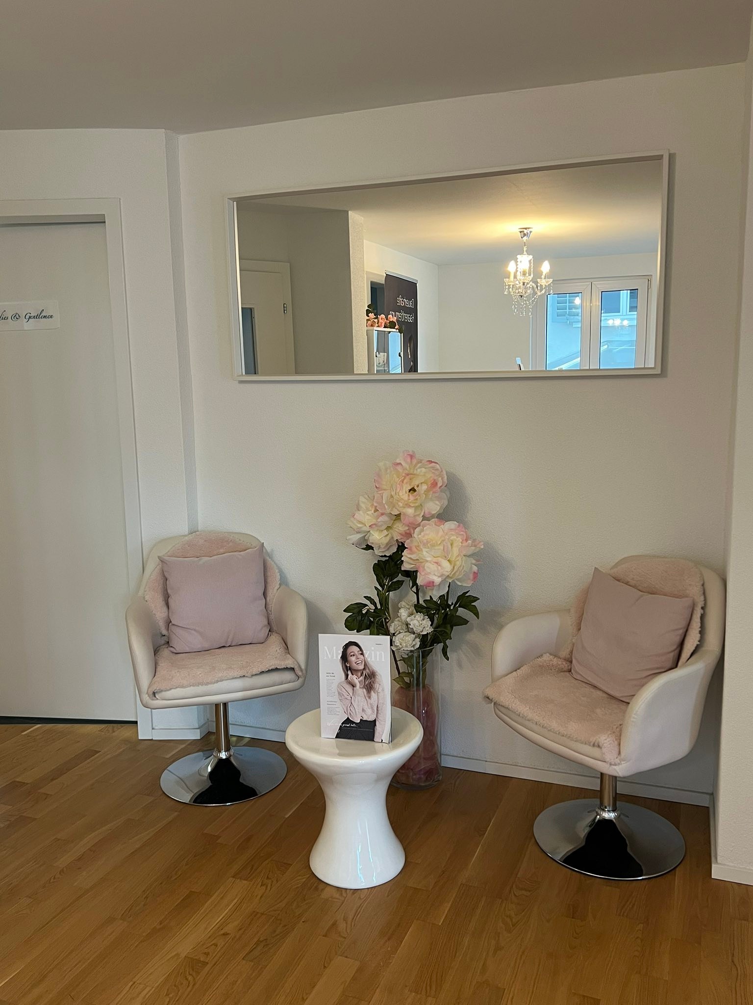 Herzlich willkommen in Kosmetik Studio Caro - Abnehmen im Liegen Schweiz by Caro ❤️ab dem 21.07.2025 geöffnet. Nur nach Terminvereinbarung.
Ab 06.08. wieder online buchbar, da wir bis dort ausgebucht sind.
Oder nehmt mit uns direkt Kontakt auf unter 0762866444 eure Caro und Team ❤️