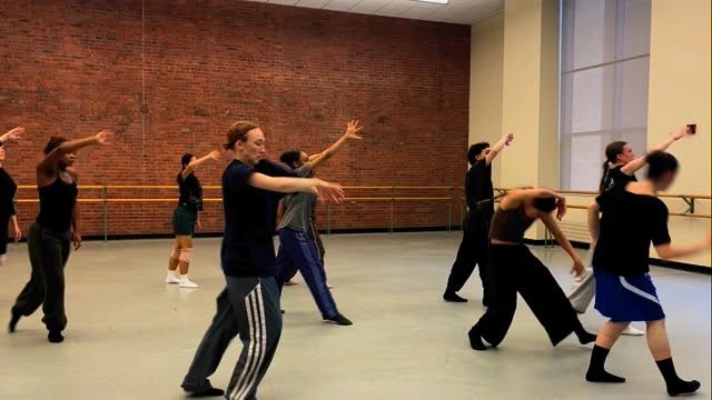 ‘Briefly Everywhere’ - a process of loving the middle / the journey / characters / ruptures / storms / portraits of waiting / asking: “where should we go from here?”, “what is your instinct”? / saying “let’s try that”, “let’s cut that”, “let your hands be in water” / growing roots / growing moments of care / growing vast / pools of water / a rotation that re-occurs / a storm / feeling for wind / a veil that unravels and unravels / highways / looking for something you lost / community / resilience / drive / gravity / abandon abandon abandon
Eternally grateful for this time at @springboarddanse
Danced by: @kelserella98 @hannahyounggg_ @meredith.gaston @maddieelise99 @markdiiorio @jocelynwynnn @b3lla_aldridge @livylangstein @tulia_joy @carolinacentenera @charrie.b @asiah_simone