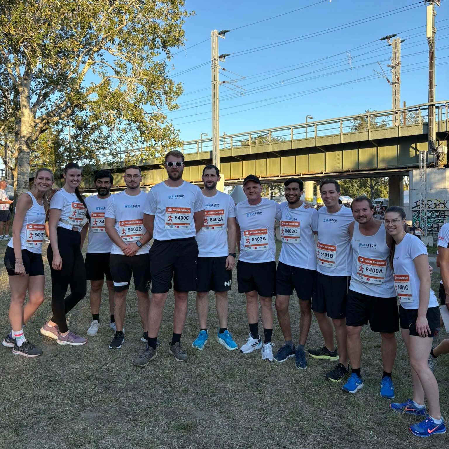🏃♀️🏃♂️ Welatech beim 24. Wien Energie Business Run 🏃♂️🏃♀️
Am 04.09.2025 ging es für uns auf die Donauinsel – und gleich 4 Teams stellten sich der Herausforderung beim Wien Energie Business Run! 💪✨
Es war nicht nur sportlich, sondern auch ein riesiger Spaß für alle Beteiligten. Ein großes Danke an unsere Geschäftsführung für die Möglichkeit zur Teilnahme und die Unterstützung. 🙏
In unserer internen Firmenwertung konnte sich Alexander den Sieg sichern – herzliche Gratulation! 🎉👏
Wir freuen uns schon auf nächstes Jahr! 🚀
#BusinessRun #Welatech #Donauinsel #WienEnergieBusinessRun2025