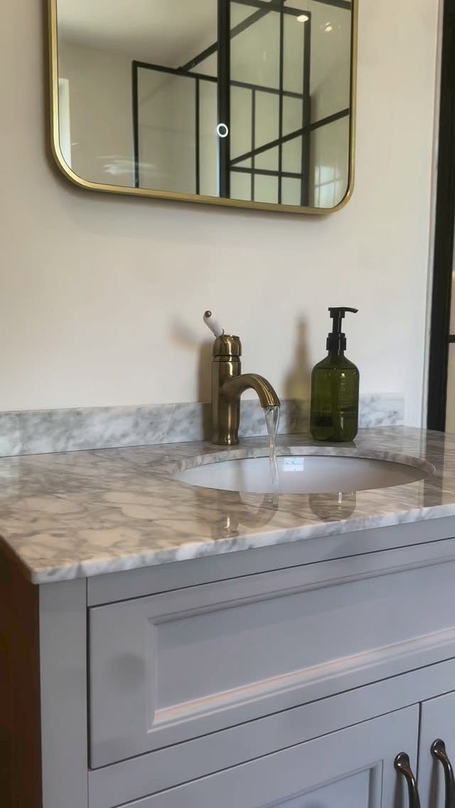 Bringing the hotel bathroom home 🛁✨
We work with you to create the bathroom of your dreams.
Whether you need something a little more practical, or are craving a luxury feel, we’re here to help.
Give us a call on 07513263518 for a quote today!