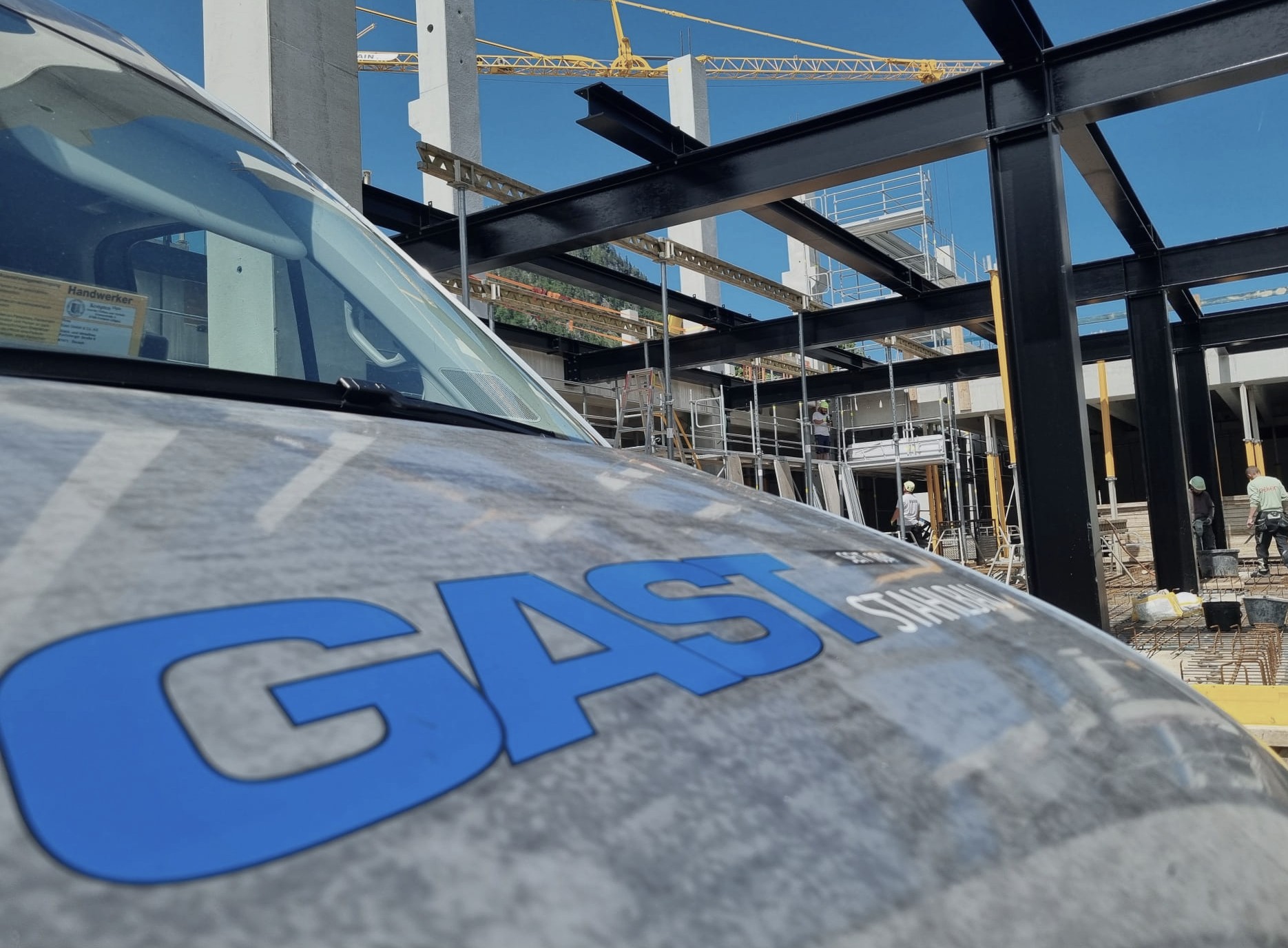 Baustellen-Update aus erster Hand!
Immer wieder schön, wenn wir live Bilder von der Montage bekommen – hier läuft alles nach Plan. #teamGAST #stahlbauallgäu