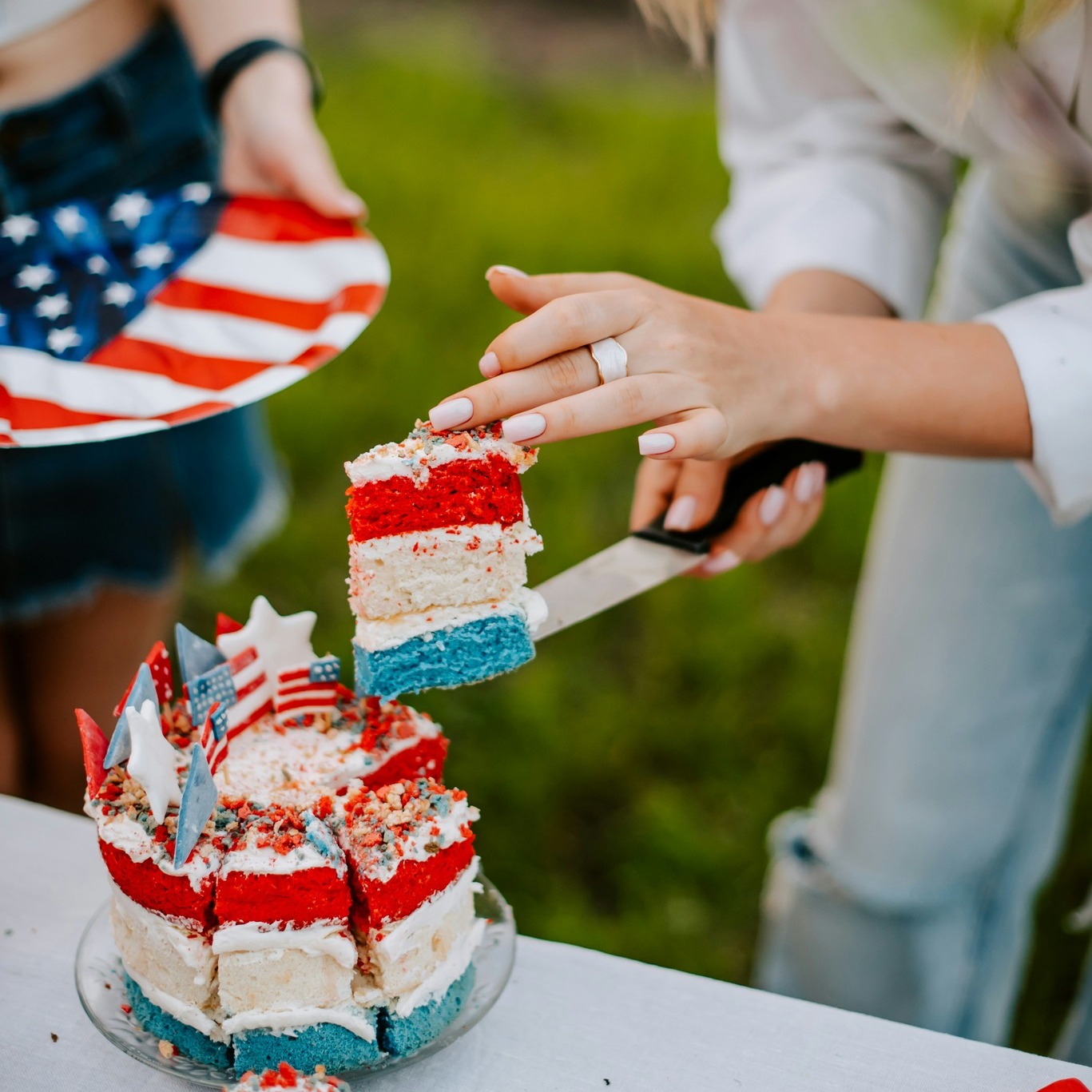 Happy 4th of July, beautiful ones!
I'm so thankful to live in a country where I can safely, outspokenly, and boldy practice and proclaim my faith!
May everyone have a safe, restful, and happy 4th. <3
Wishing you all God's love and smiles for this momentous mid-summer holiday.