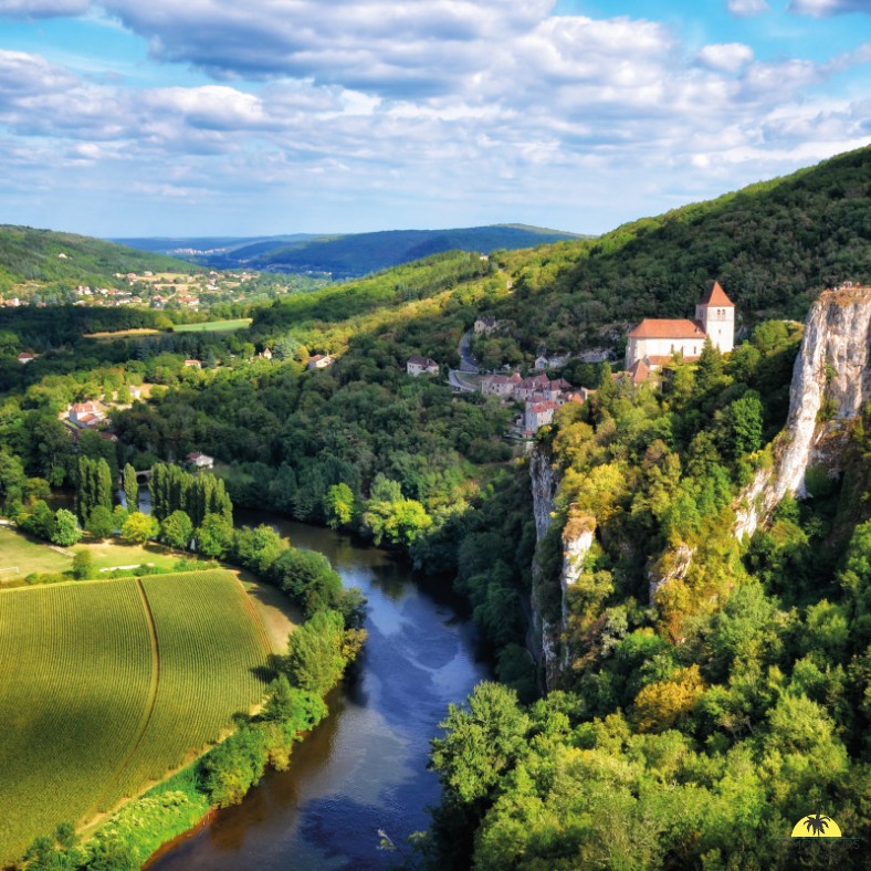 𝐄𝐭 𝐬𝐢 𝐭𝐮 𝐝𝐞́𝐜𝐨𝐮𝐯𝐫𝐚𝐢𝐬 𝐥𝐚 𝐅𝐫𝐚𝐧𝐜𝐞… 𝐚𝐮 𝐟𝐢𝐥 𝐝𝐞 𝐥’𝐞𝐚𝐮 ?
Loue un bateau sans permis et pars pour une aventure inoubliable, en famille ou entre amis. Que ce soit sur le Canal du Midi, en Bourgogne ou en Alsace, c’est une façon originale et détendue de visiter le pays, à ton rythme.
Tu navigues, tu t’arrêtes quand tu veux, tu explores des villages charmants, tu profites de l’apéro sur le pont au coucher du soleil… Pas besoin d’être marin : c’est accessible à tous, et on t’explique tout avant le départ.
Une vraie parenthèse hors du temps, entre nature, découvertes et moments partagés.
#BateauSansPermis #VacancesAutrement #FranceAuFilDeLeau #VoyageEnFamille #EntreAmis #RomontVoyage #VoyageSurMesure #AgenceDeVoyageRomont #CanalDuMidi #Bourgogne #Alsace #romontregion #fribourgregion