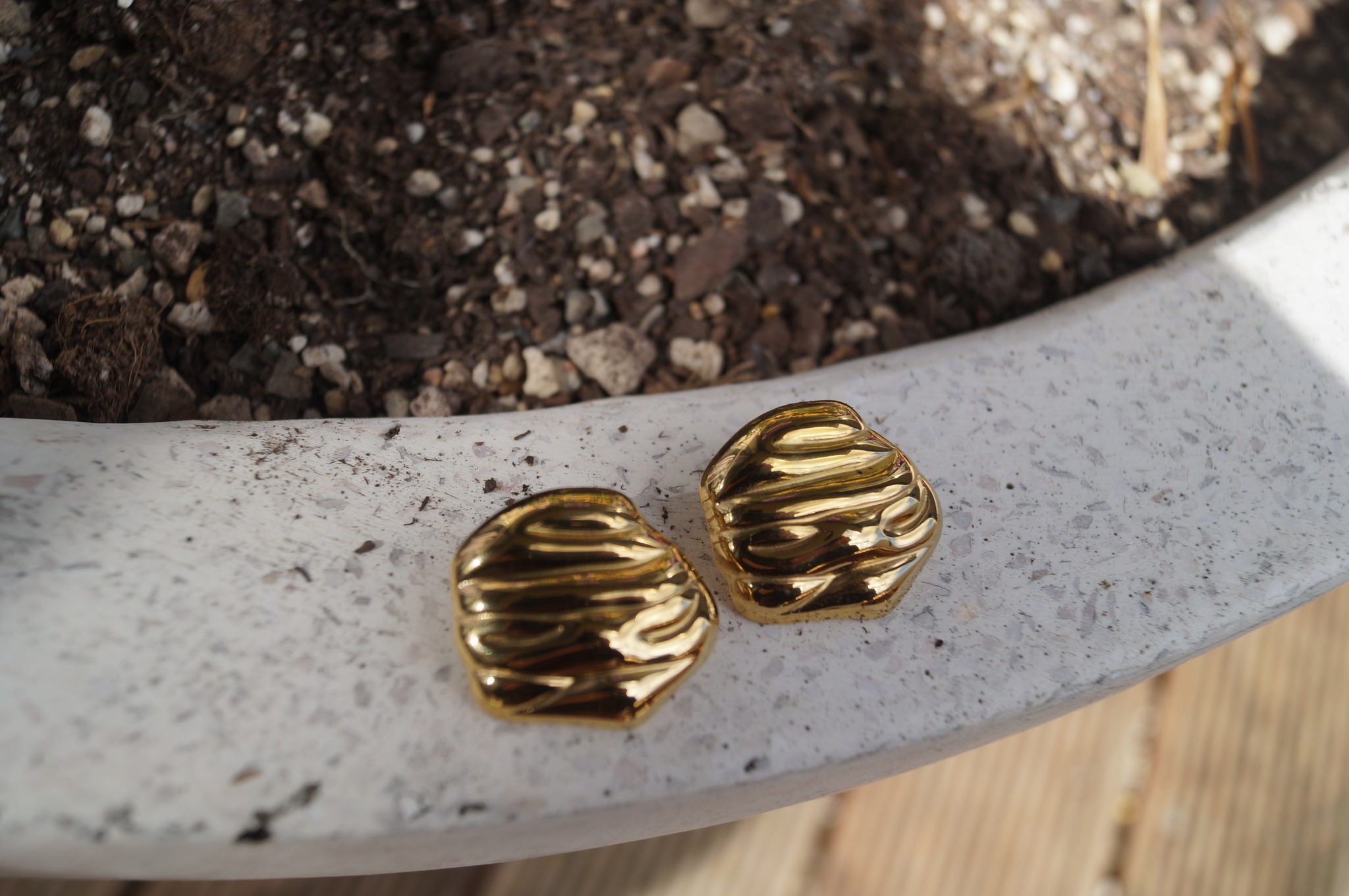 The new must-have statement studs!