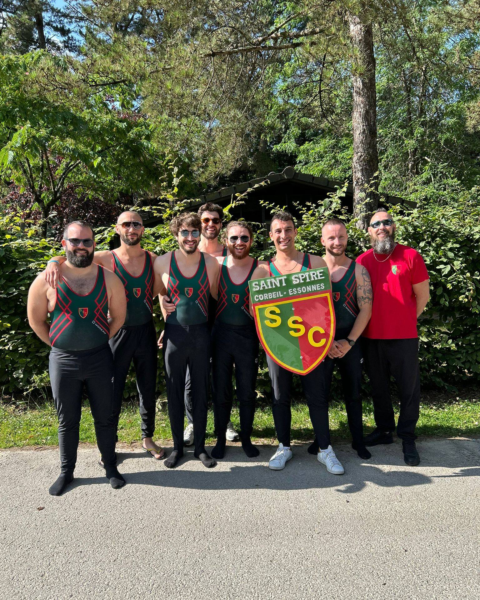 ➡️ Retour sur le Championnat de France Adultes par équipe à Nantes 🤸♀️
L’équipe de Sylvain, Jean-Charles, Guillaume, Paul L, Michael, Killyann et Paul P se classe à la 12eme position sur les 34 équipes présentes 🎉 🏆
Nous les félicitons encore pour cette belle saison ✨
Merci à tous les accompagnateurs présents avec eux 👏🏻
❤️💛💚
#ssc #sscgym #corbeilessonnes #sport #gymnastique #fscf #gymnastiqueartistique #saison20242025