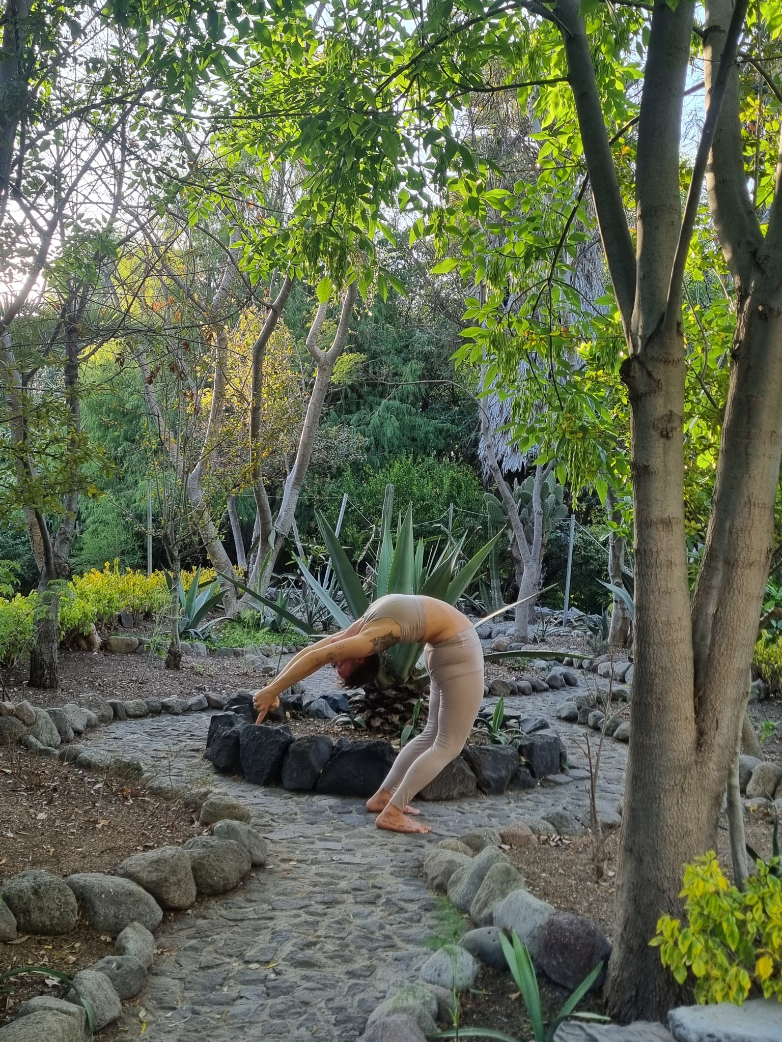 Another round of “lost in the phone” pics — this time from my last trip to Mexico.
It was one of those trips where time stretches out and you finally get to move without rushing.
Funny how photos can bring you right back into a feeling.
#yogainmexico #travelvibes #movementpractice #yogajourney #mexicomemories #yogaeverywhere #yogiswhotravel #slowdown #bodyawareness #yogazürich