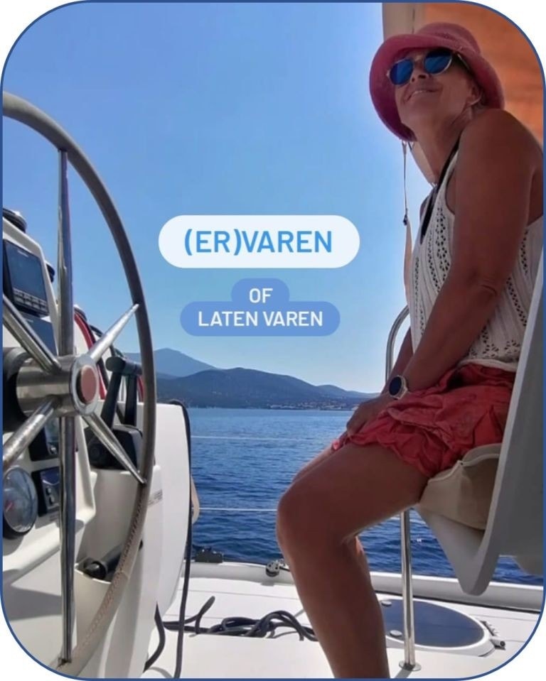 แดแดแดแด-แดษชสแดแด แดสแด แดสแดษด...
Soms voel je alles.
Open. Rauw. Echt.
Het komt binnen โ je laat het binnen.
Je laat je raken:
door het moment, je lijf, het leven.
En somsโฆ
is het te veel. Te groot. Of alweer datzelfde patroon. Dan is laten varen รณรณk belangrijk.
Niet om er ongezien overheen te navigeren โ maar om ruimte te geven.
๐ธ: onze boot op auto-pilot.
En dat voelt meestal best goed:
aanwezig zijn, maar niet alles zelf sturen.
Les 4 van de serie ANKEREN gaat daarover: Ervaren โ en laten varen.
Openen waar het kan.
Sluiten waar nodig.
Laverend met wat klopt voor jou.
Zaterdag oefenen we dat op je mat โ
live online, van 9:00 tot 10:00 via Zoom.
Sommigen kiezen voor de replay, op hun eigen moment.
Anderen doen allebei โ
omdat herhaling helpt om iets รฉcht te verankeren.
Zeven lessen, zeven aandachtsgebieden,
รฉรฉn woord als kompas: ANKEREN.
๐ป Aarden ๐ Nieuwsgierigheig ๐ฅ Kracht ๐ Ervaren ๐จ Ruimte ๐๏ธ Eigenheid โจ Nu
Meer info via link in bio.
#ankeren #yogaserie #ervarenoflatenvaren #yogareeks
#hartchakra #yogametdewindmee #zeilenisyoga #dosereniskracht
