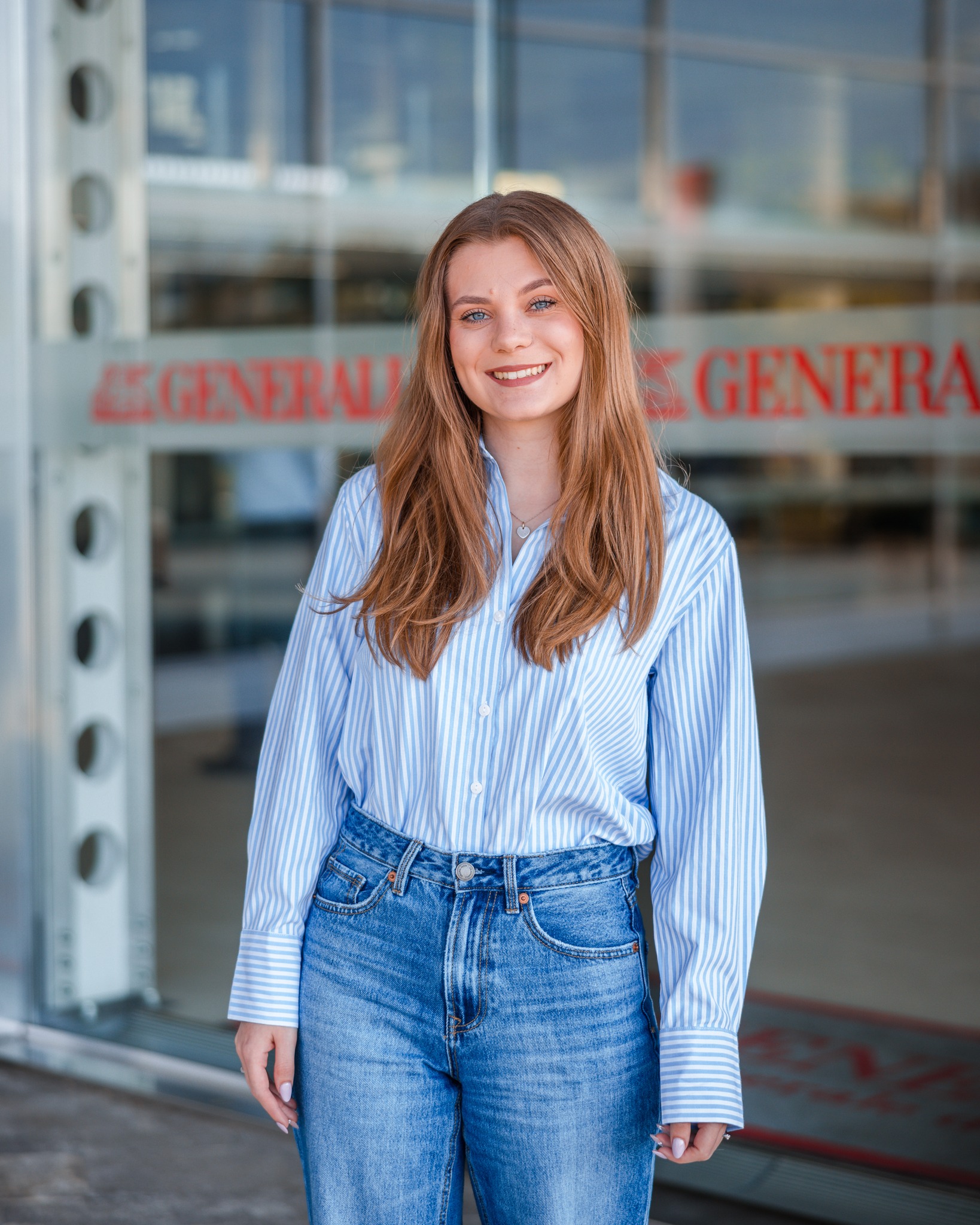 La forza della nostra Agenzia sono le persone che lavorano con Noi 👥
Lei è Gaia, 𝘜𝘧𝘧𝘪𝘤𝘪𝘰 𝘈𝘴𝘴𝘶𝘯𝘻𝘪𝘰𝘯𝘦 𝘙𝘢𝘮𝘰 𝘋𝘢𝘯𝘯𝘪
"Nel mio lavoro metto ogni giorno passione e attenzione ai dettagli. In #Generalicomoviacecilio mi sento parte di una squadra che lavora con serietà, condivisione e impegno costante per fare davvero la differenza per i nostri Clienti" 🧩
#wearecomoviacecilio #generalicomoviacecilio #generalicomo #generaliitalia #piùdiunlavoro