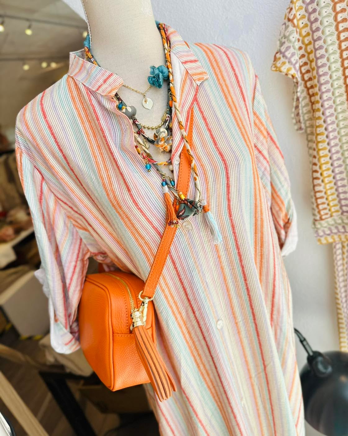 Wir tragen's BUNT. š
Unsere Ćffnungszeiten:
Montag-Freitag 9 - 18 Uhr
Samstag 9 - 17 Uhr
@cubes_baden
ā
Hier findet ihr uns:
CUBEāS M2 Rathausgasse 8, 2500 Baden
CUBEāS M³ Rathausgasse 12, 2500 Baden