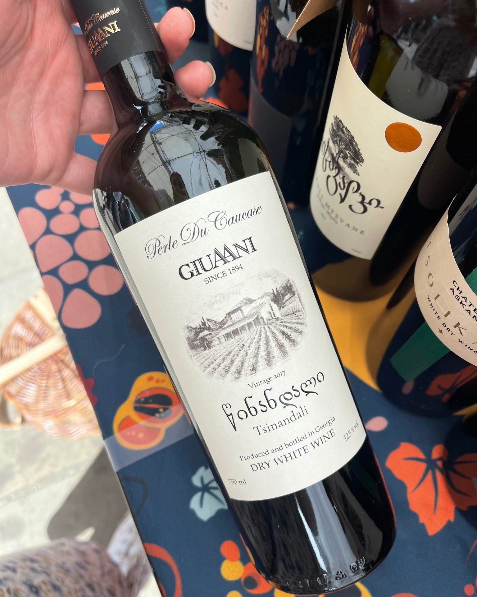 🍇 Discover Tsinandali, the epitome of Georgian elegance straight from Kakheti’s finest vineyards. A precise blend of 85% Rkatsiteli and 15% Mtsvane, this pale-straw dry white captivates with a perfumed bouquet of apple, pear and quince.
On the palate, enjoy a full-bodied burst of orchard fruits, zesty citrus, a hint of cedar and vanilla, all lifted by crisp acidity and a long, graceful finish.
🍽 Pair with vibrant salads, fresh seafood, tender poultry or grilled vegetables - and savour at 10–12°C for the ultimate experience.
Available to purchase online 🍷