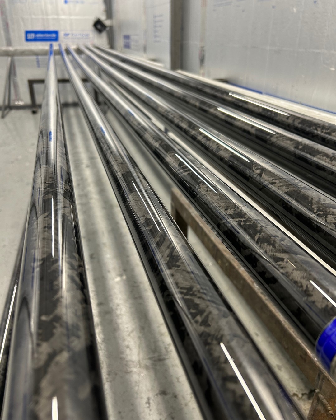 🔥 Strength in the Making 🔥
Fresh out of the oven - our filament wound carbon fiber tubes are taking shape and getting ready to deliver the ultra-light, ultra-strong performance Smoke Composites is known for.
#carbonfiber #carbonfibergunparts #ultralight #lightweight #smokecomposites #MadeinUSA