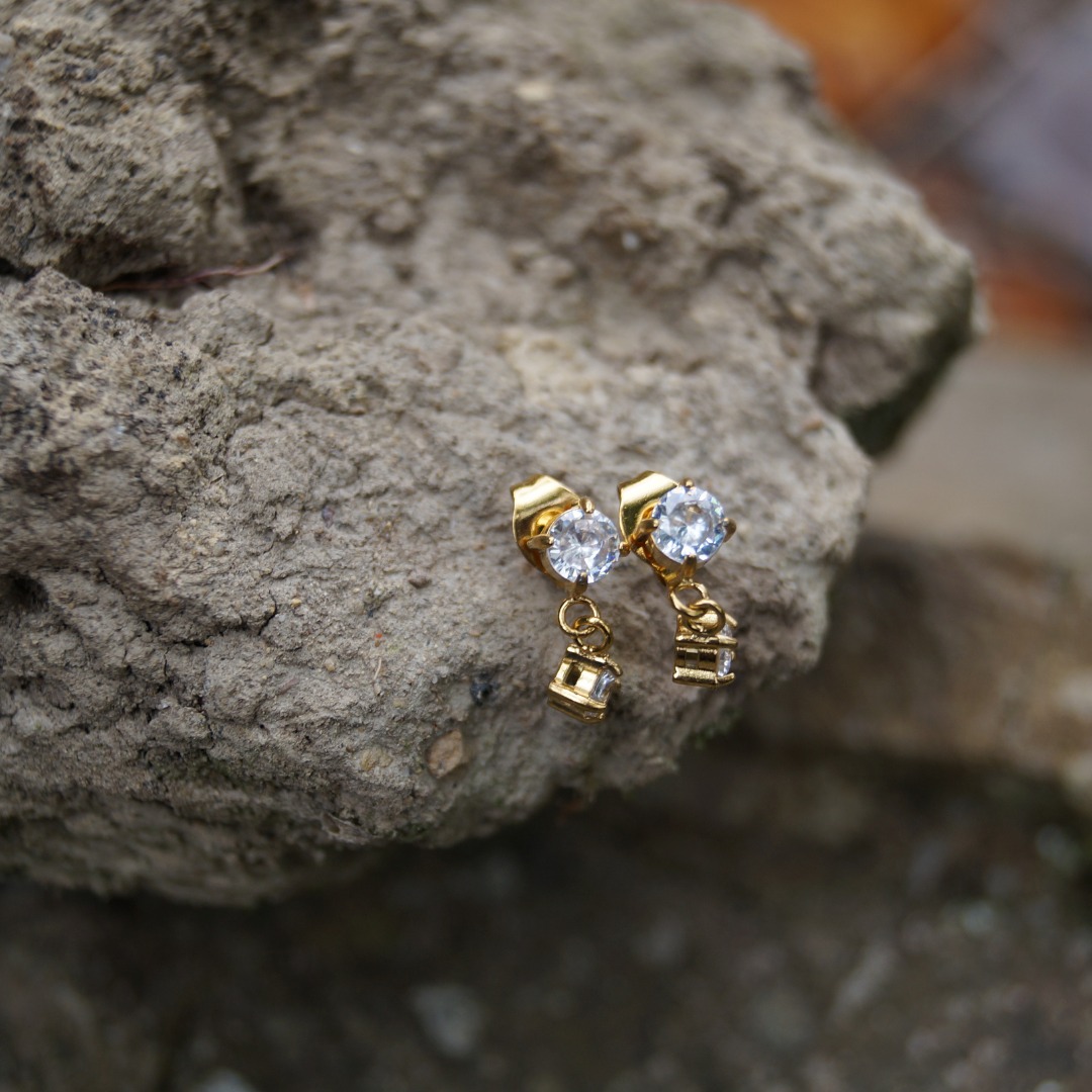 Soft light, soft gold, soft life. 🌾