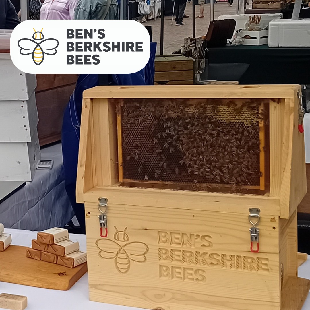 We have another busy weekend coming up. On Saturday evening we have our first ever honey tasting evening - some Rosemary and Oak honey arrived yesterday and I'm hoping some Cactus honey will arrive before the weekend to add to the range we will be sampling. Then on Sunday I will back in the Market Place for the Newbury Farmers Market with our bees.
@thamesvalleymarkets #honey #westberkshire