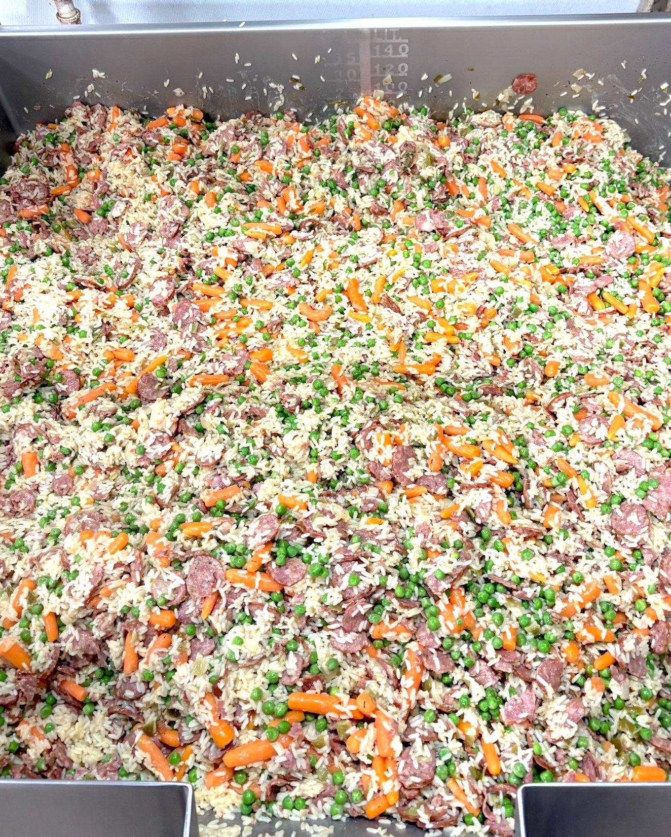 Every carrot, loaf of bread, or tray of veggies that gets rescued matters. At our Rescue Kitchen, we’re turning “waste” into nourishment through the culinary skills of Chef Breaux and partnerships with local farms, grocers, food banks and restaurants. Because no good food should go to waste!
#foodwaste #rescuekitchen #batonrouge