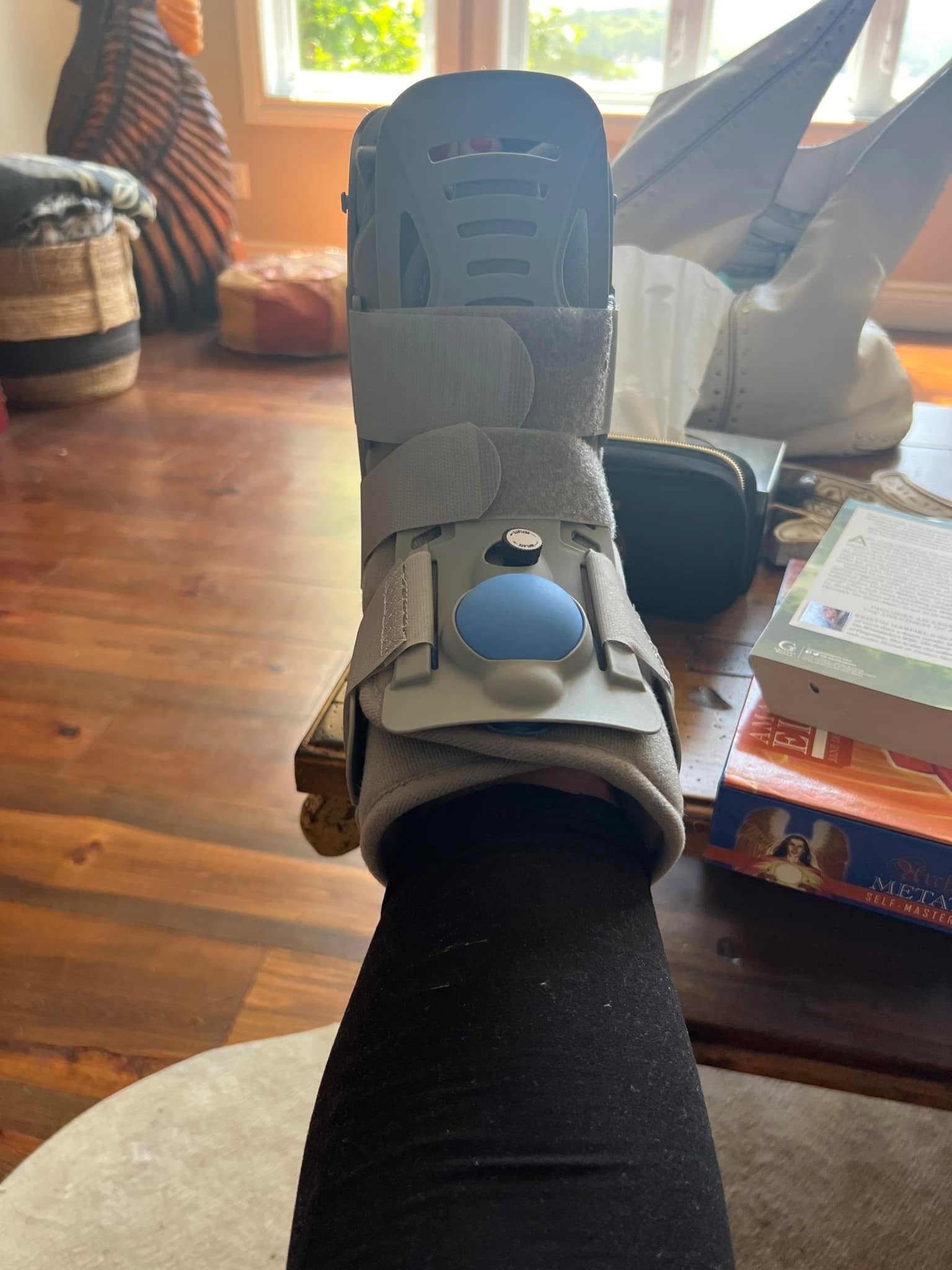 Not the best timing!!! I sprained my ankle on Friday, and leave for England tomorrow! Any tips on where to purchase compression socks in Ottawa? Or tips on using them? Thanks 🙏