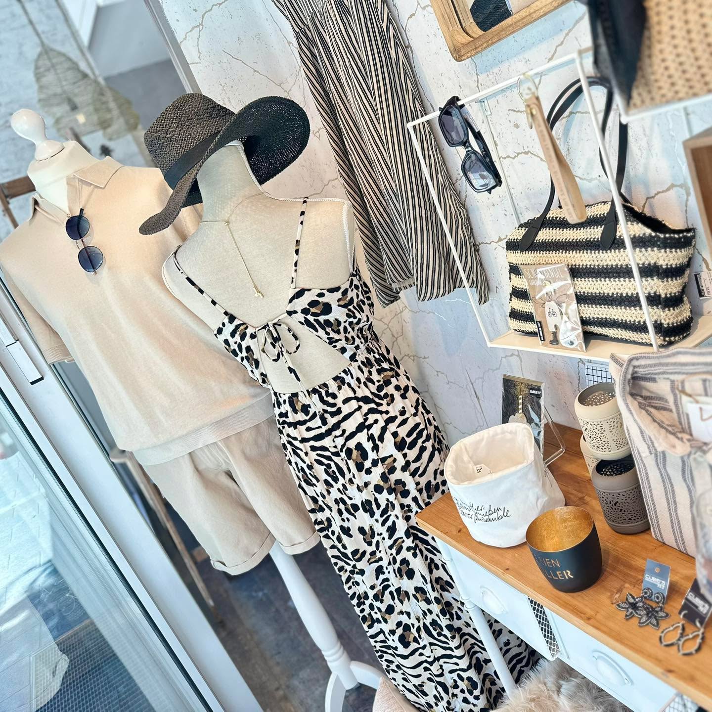 Stay cool. Look cooler. š
Unsere Ćffnungszeiten:
Montag-Freitag 9 - 18 Uhr
Samstag 9 - 17 Uhr
@cubes_baden
ā
Hier findet ihr uns:
CUBEāS M2 Rathausgasse 8, 2500 Baden
CUBEāS M³ Rathausgasse 12, 2500 Baden