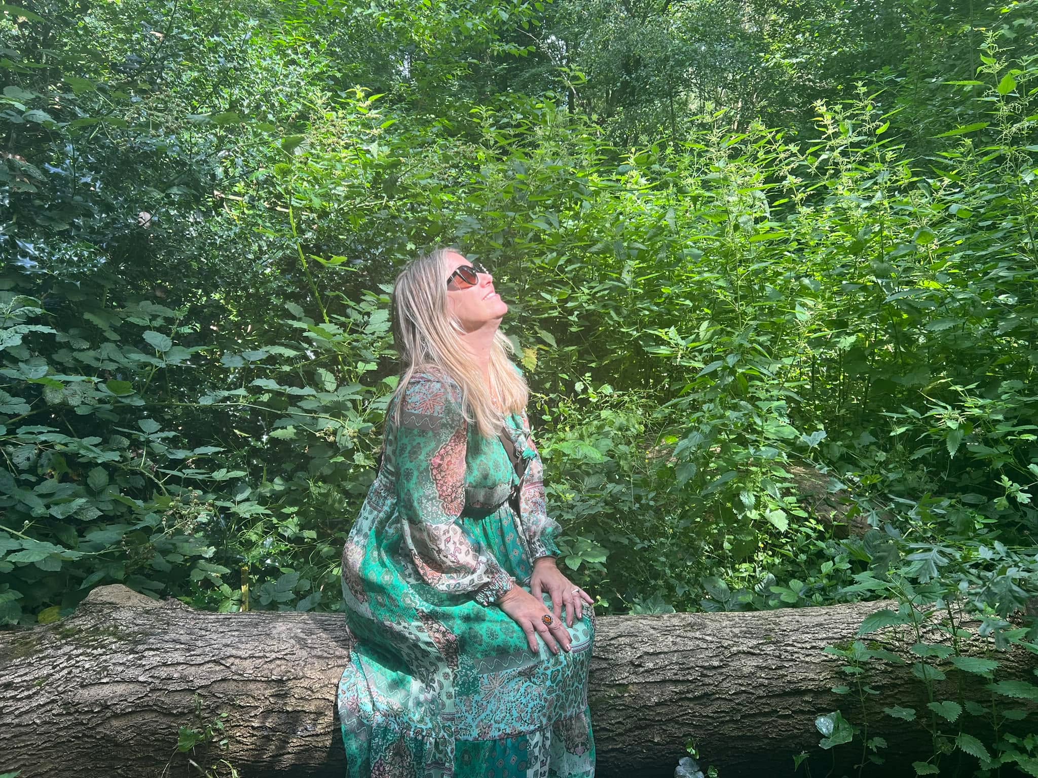 Made it to England and one of the first things I did was to bask in the magic of the forest! London has so many magical places 🌲🌳