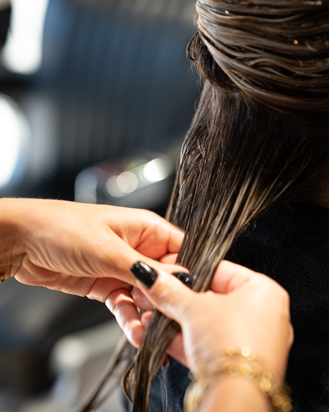 ☀️ OFFRE SUMMER • -20 % SUR VOTRE 2ᵉ SOIN TOKIO ☀️
Cet été, c’est le moment de protéger et réparer vos cheveux avec notre cure de 2 soins Tokio !
Réservez-la directement en salon !
👉🏼 Pour plus d'infos, téléchargez l'appli WILD (liens iOS & Android dans la bio) !
CM & 📸 : @agence.boujoubien
#wildcoiffeurcoloriste #sointokio #offredété #wildcoiffeurcoloriste #été #vacances #protectioncheveux #soincheveux #haircare #tokioinkarami #boujoucm